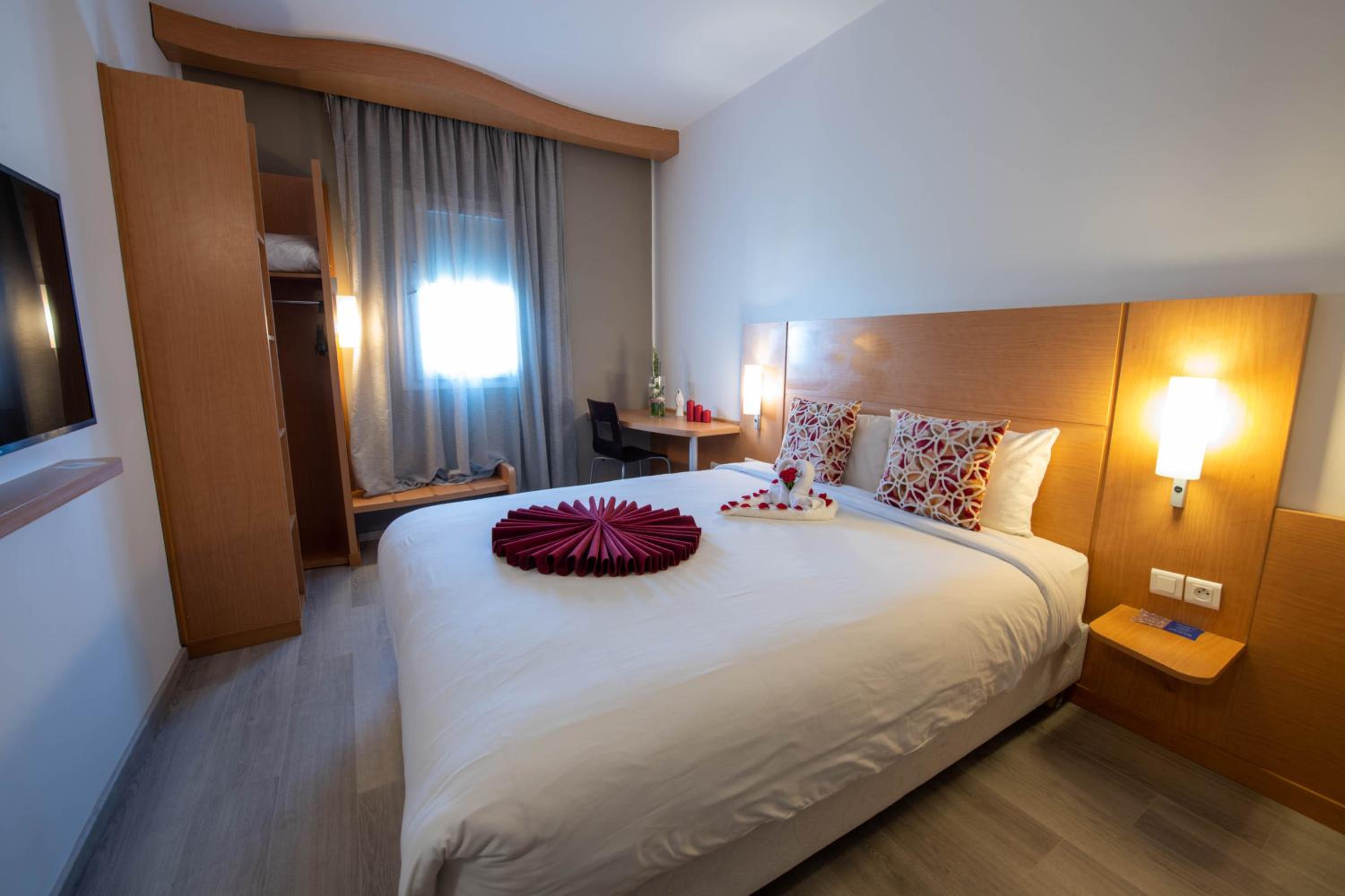 Superior Double Room with Pool View