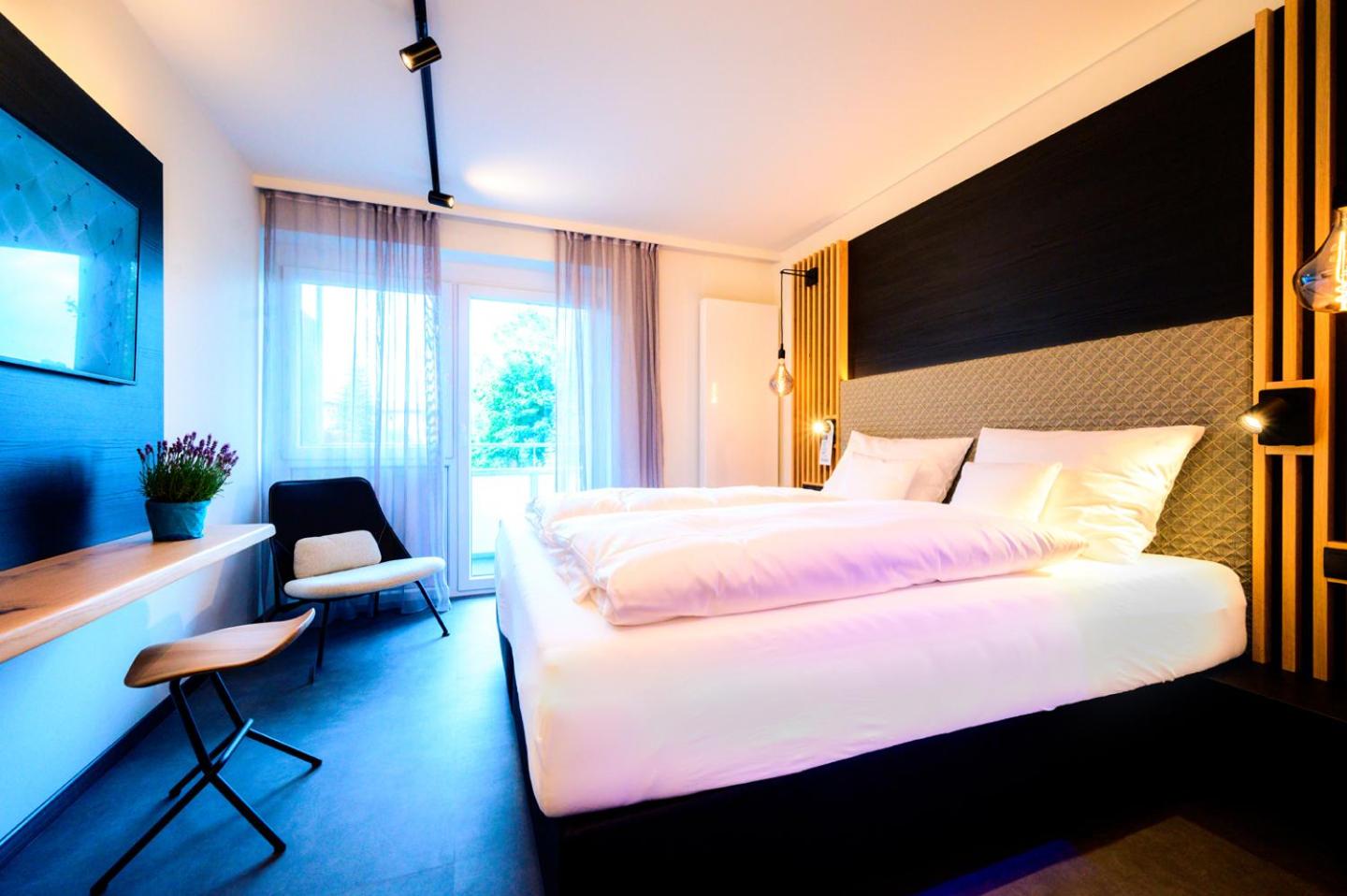 Standard Double Room - Photo 8