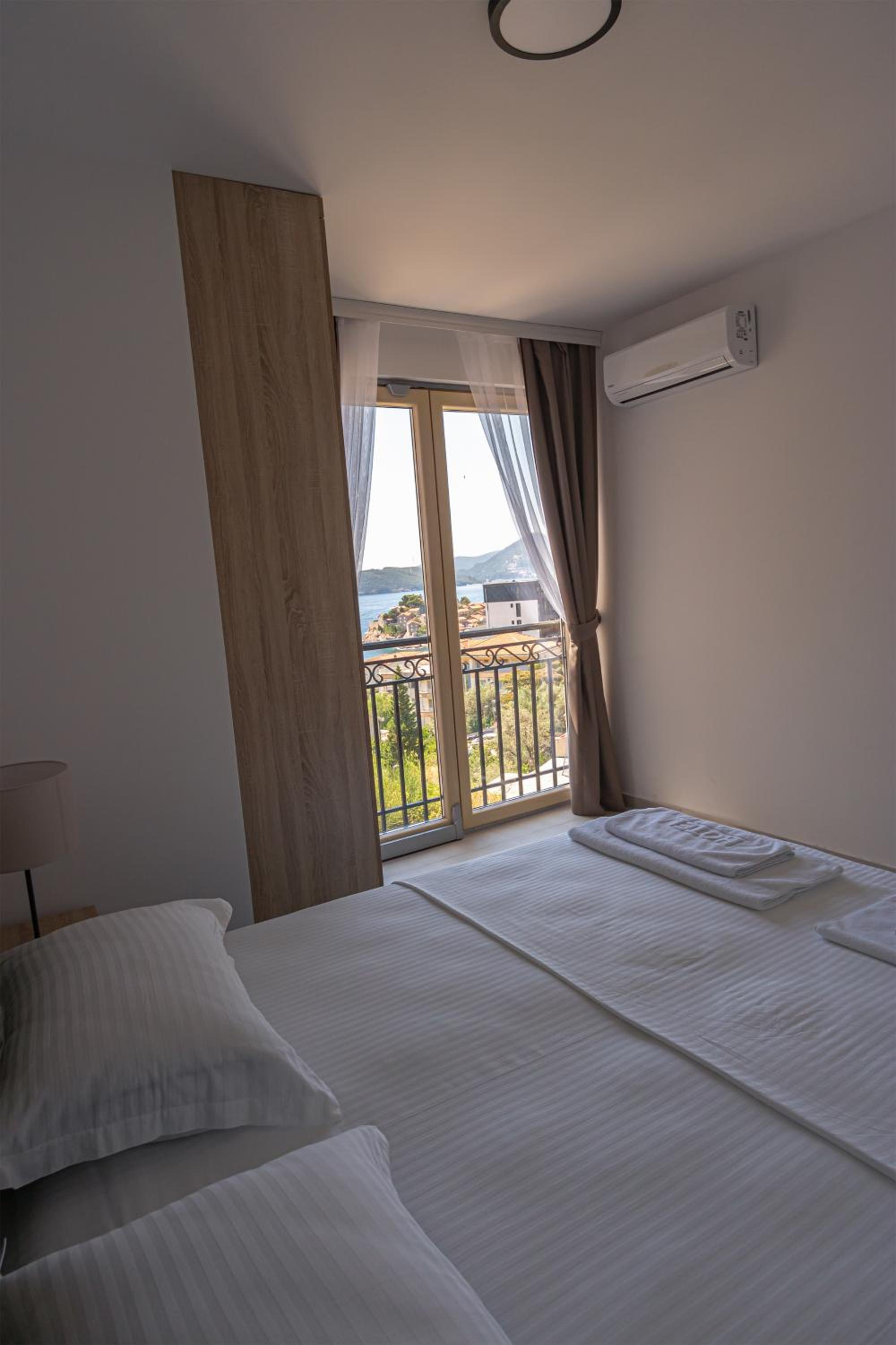 Apartment with Terrace photo 3
