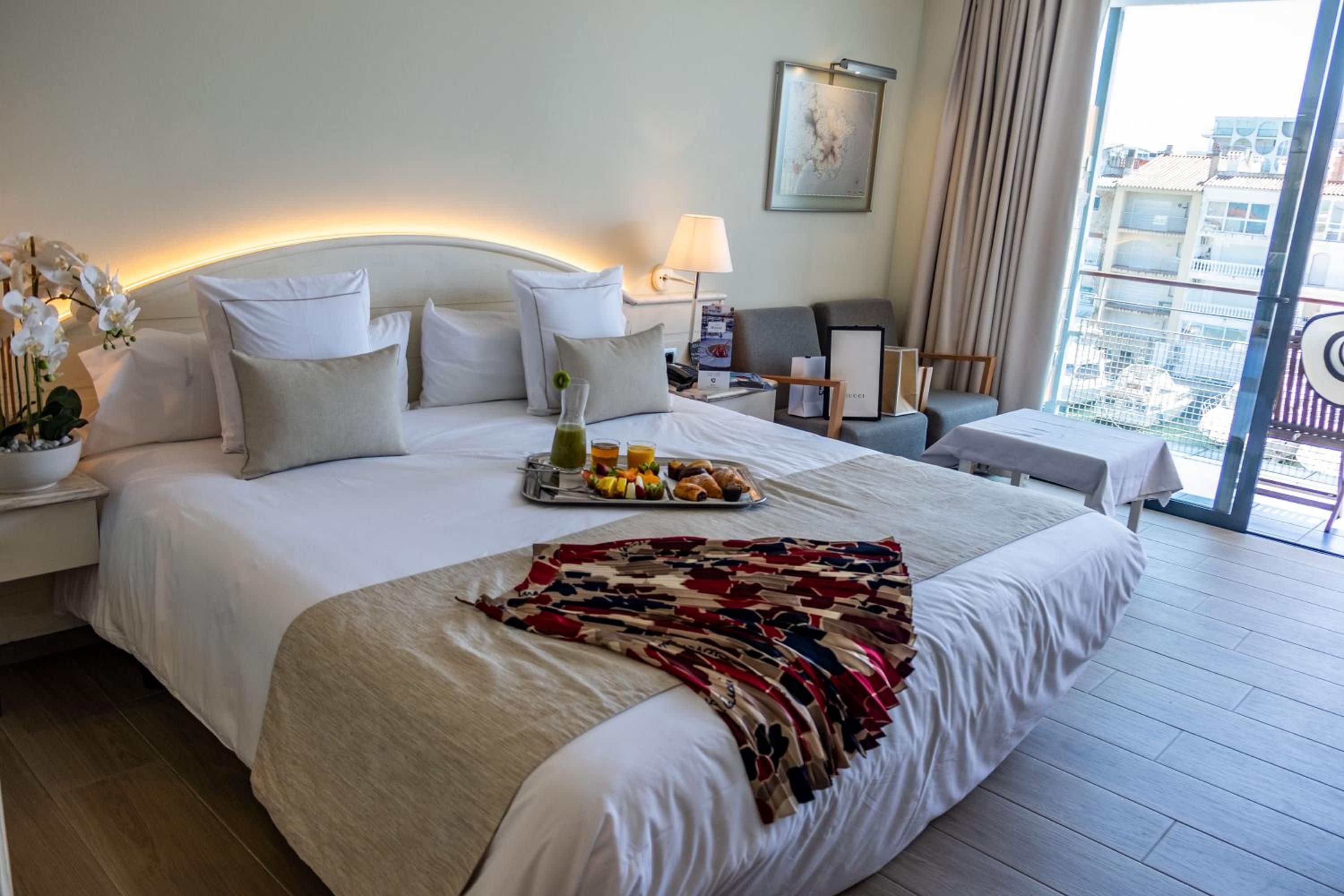Double Room with Canal View - Photo 8