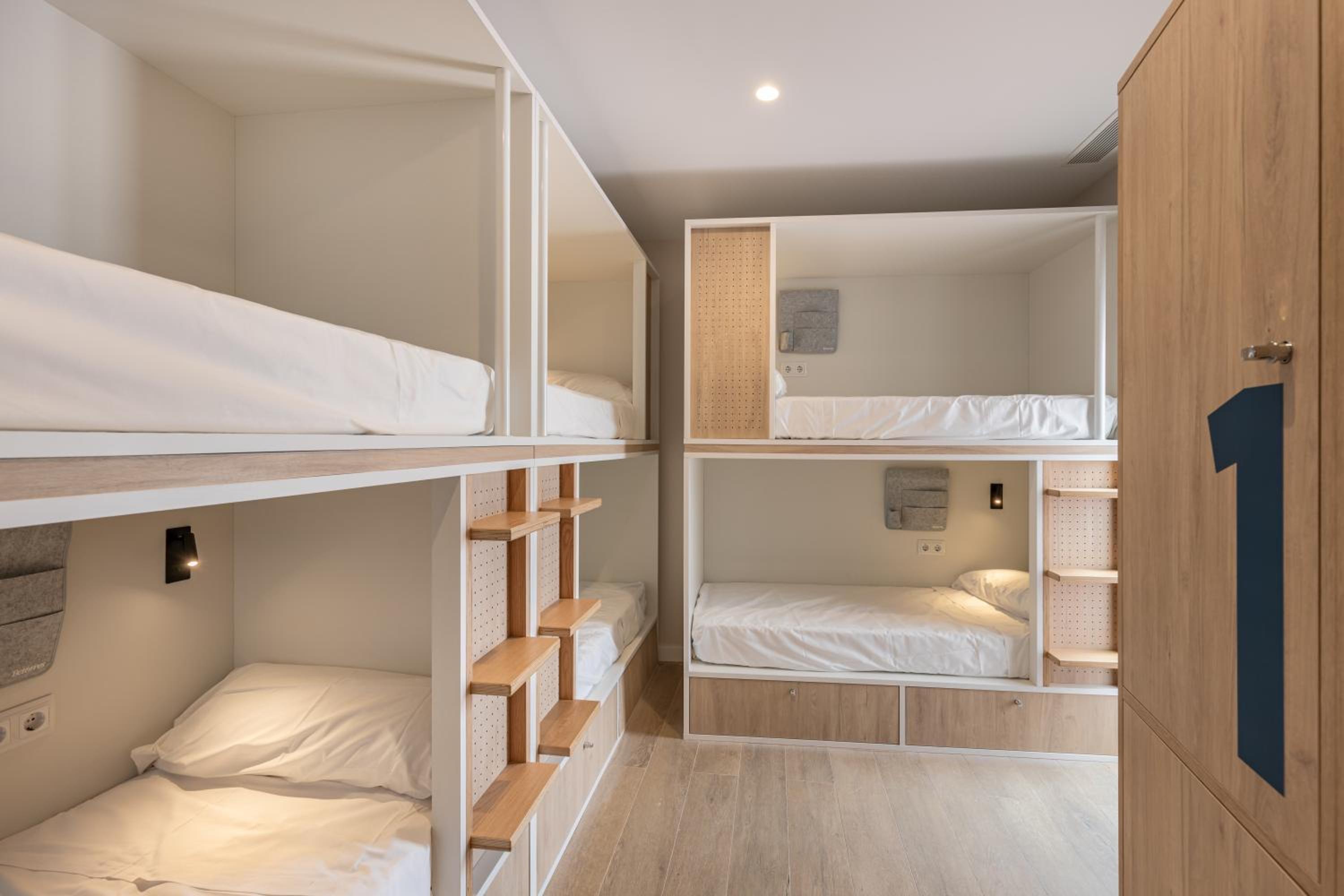Cama en Habitación Compartida Mixta de 6 Camas