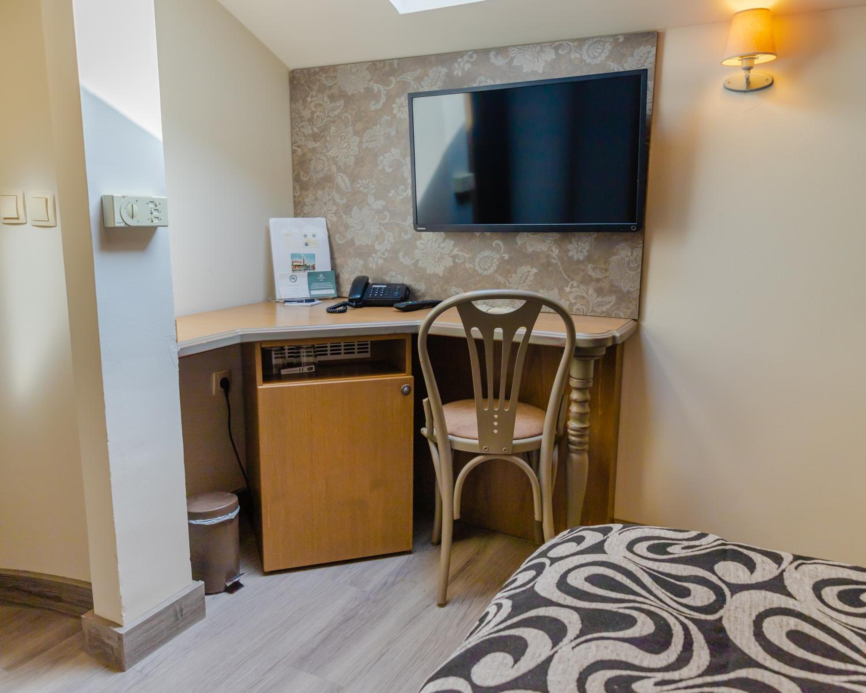 Double or Twin Room - Attic photo 3