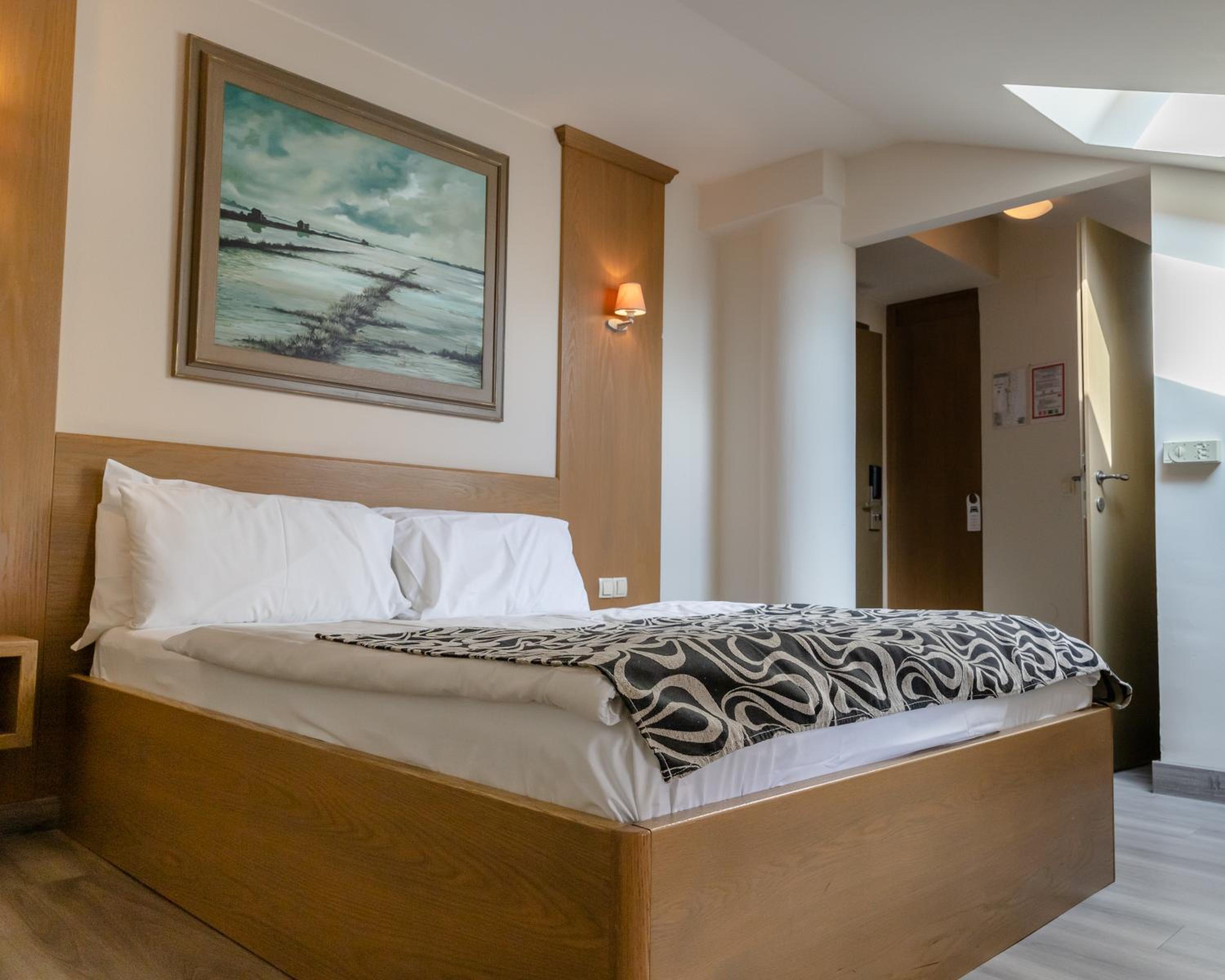 Double or Twin Room - Attic photo 2