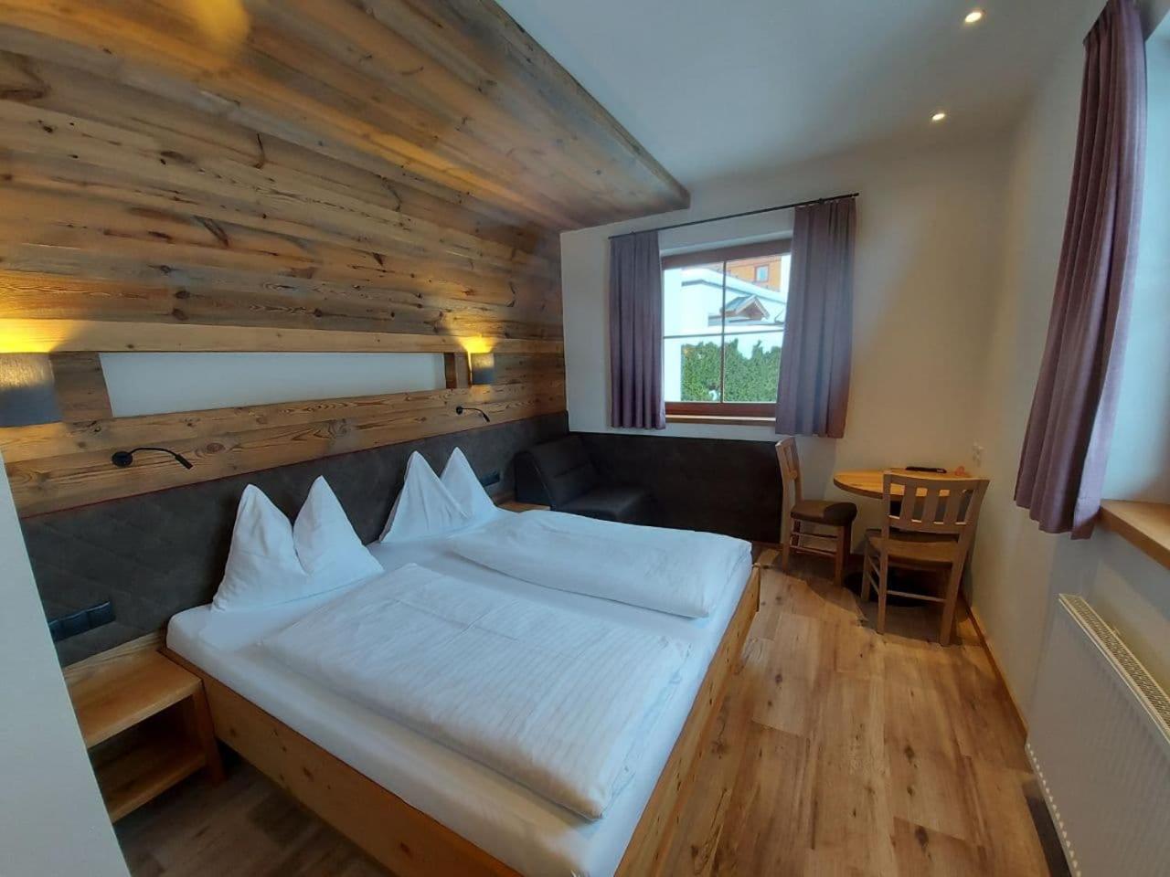 Double Room With Private Bathroom photo 3