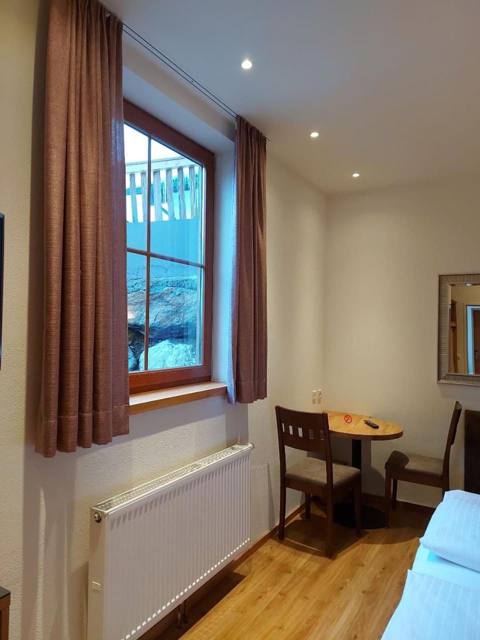 Small Double Room photo 3