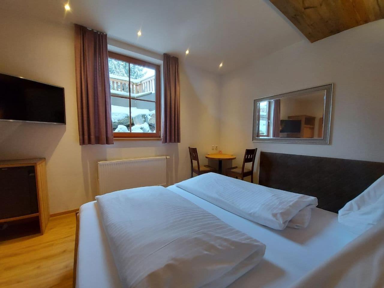 Small Double Room photo 2