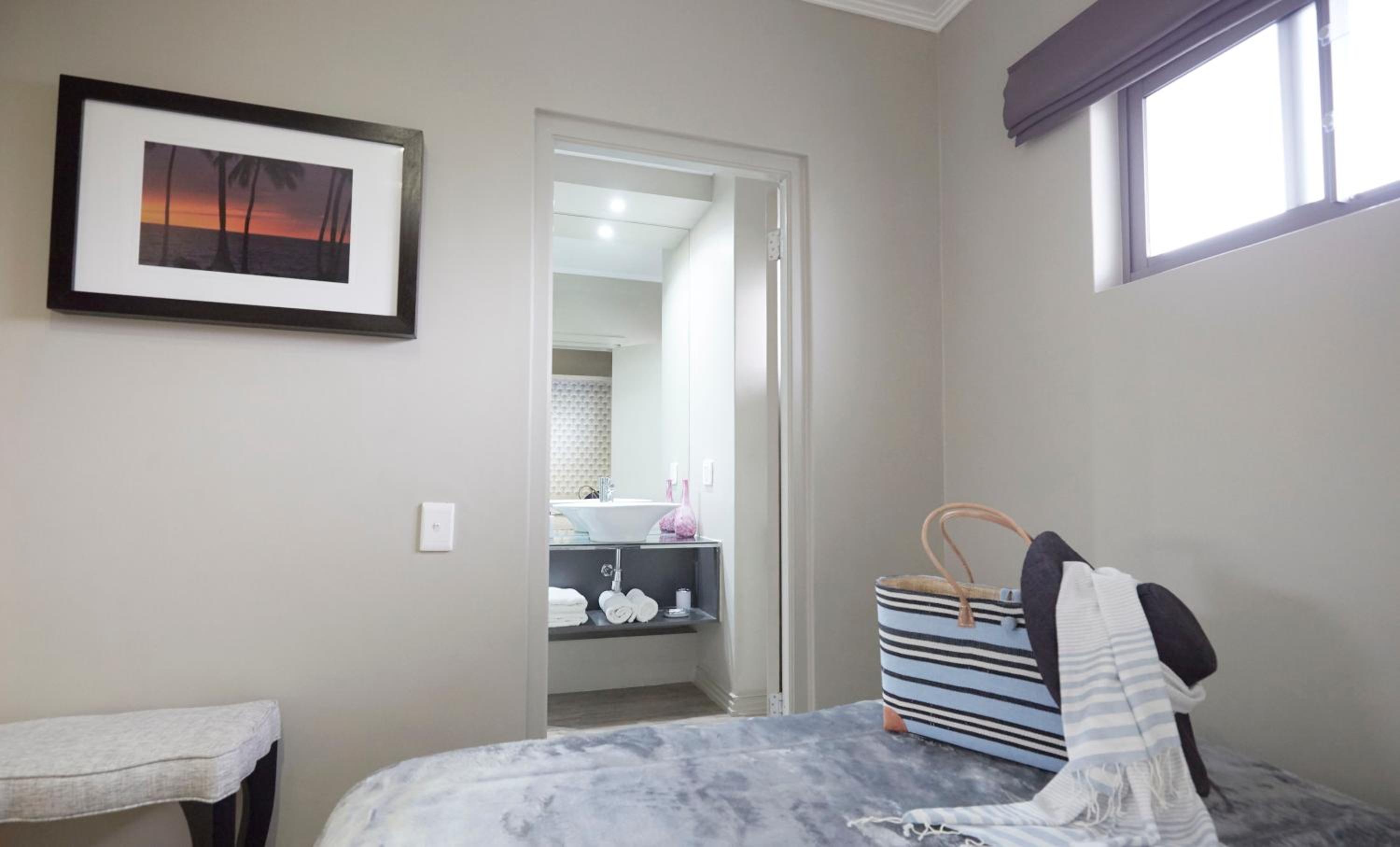 Executive Suite - Photo 2