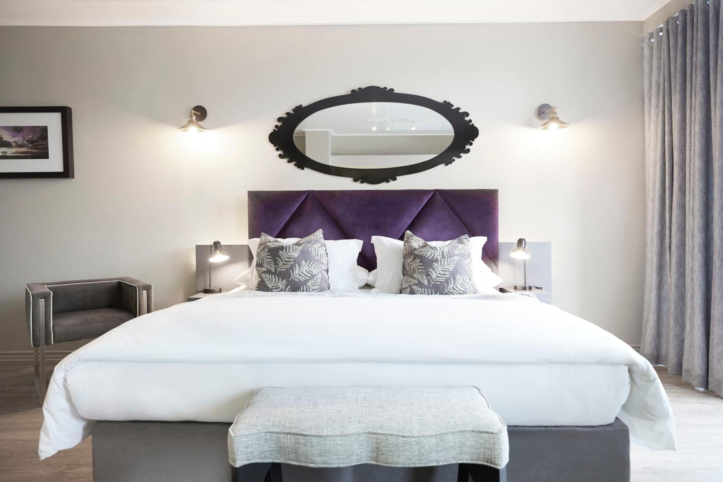 Executive Suite - Photo 3