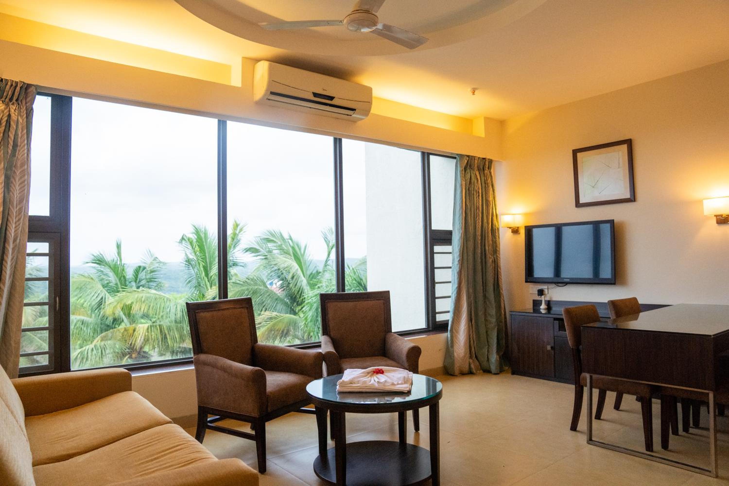 Suite with Mountain View photo 2