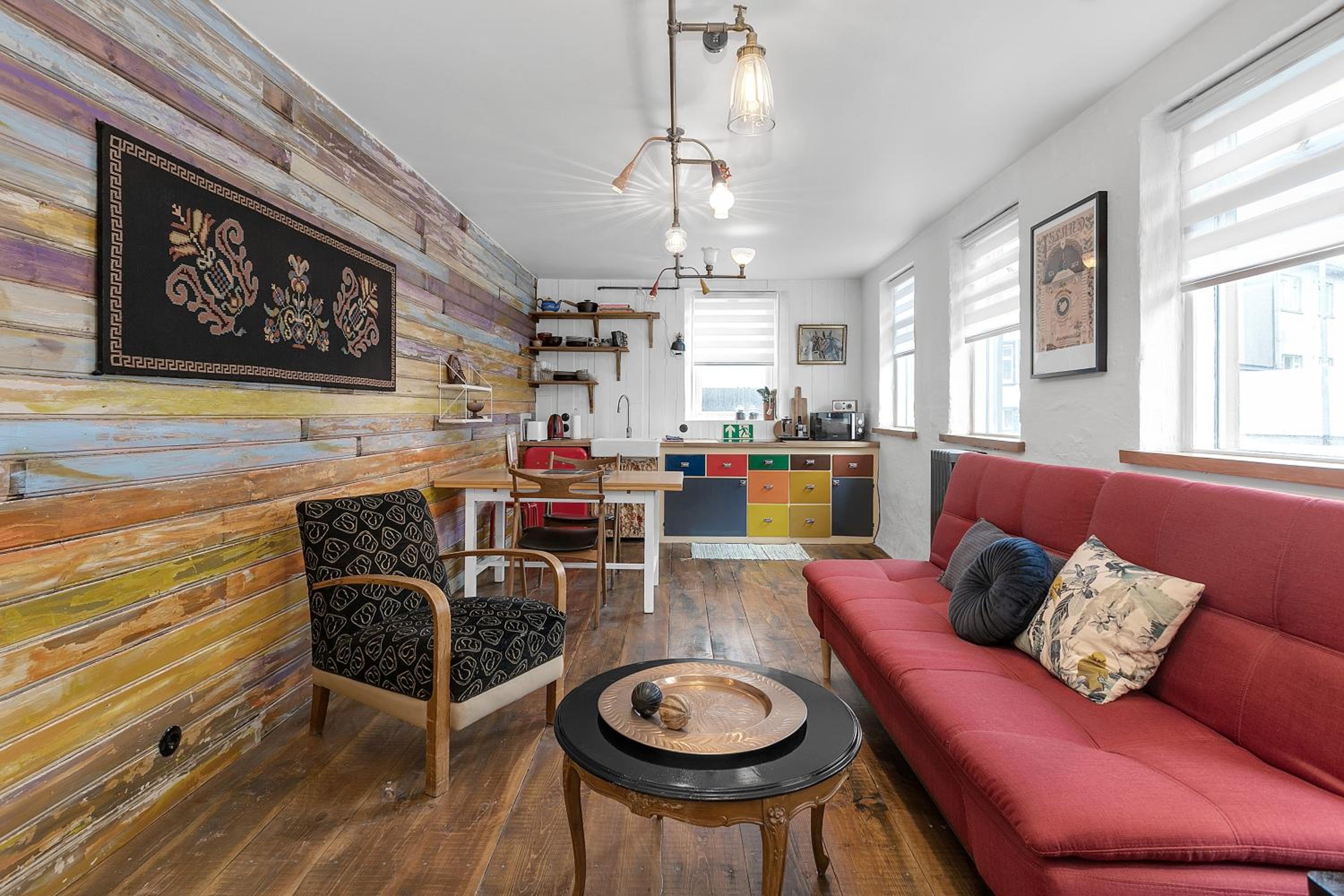One-Bedroom Apartment