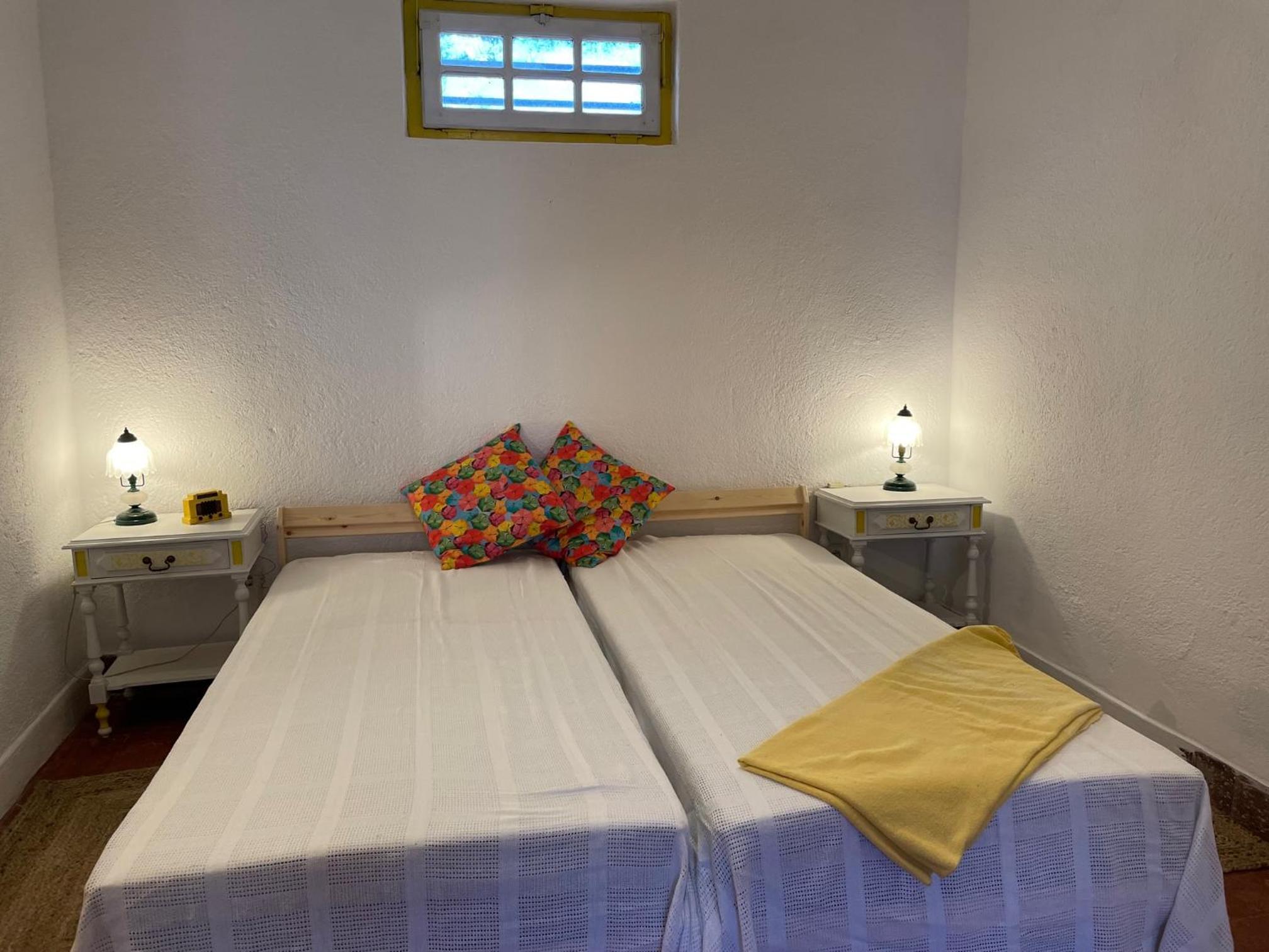Twin Room with Private Bathroom photo 1