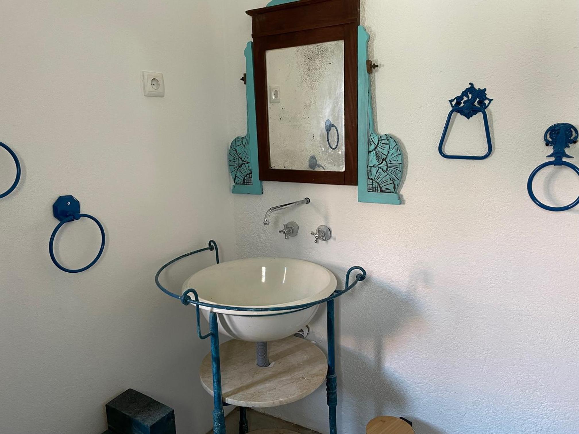 Family Room with Private Bathroom photo 3