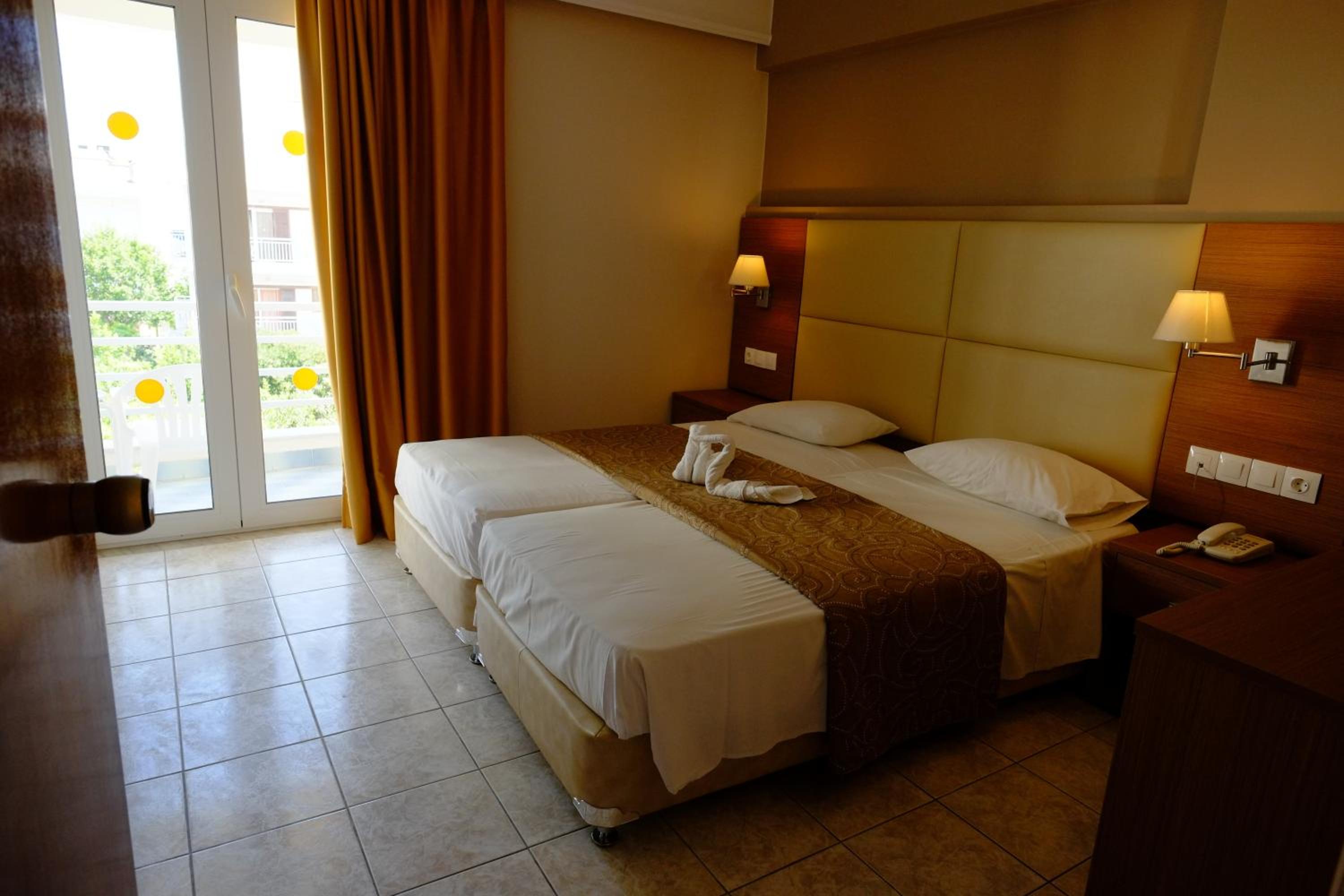 Superior Twin Room - Photo 2