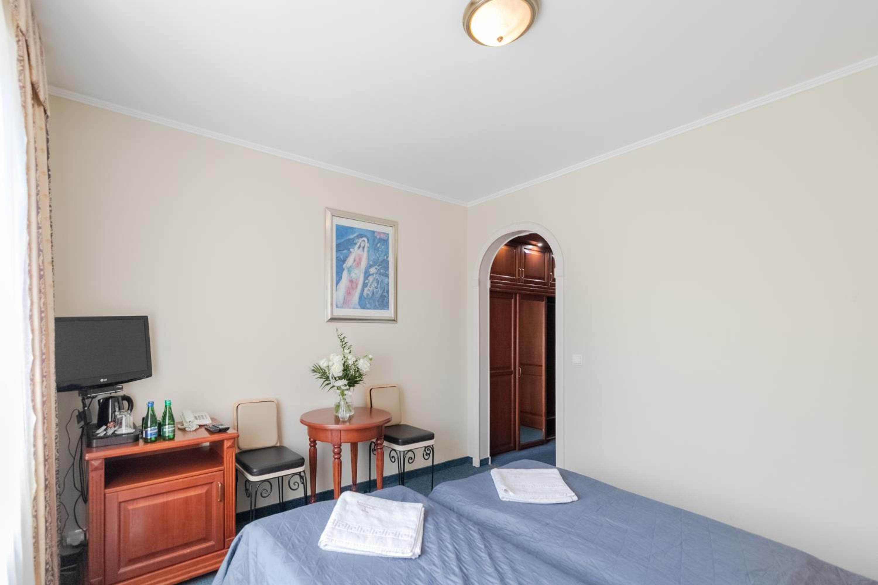 Budget Double Room photo 2