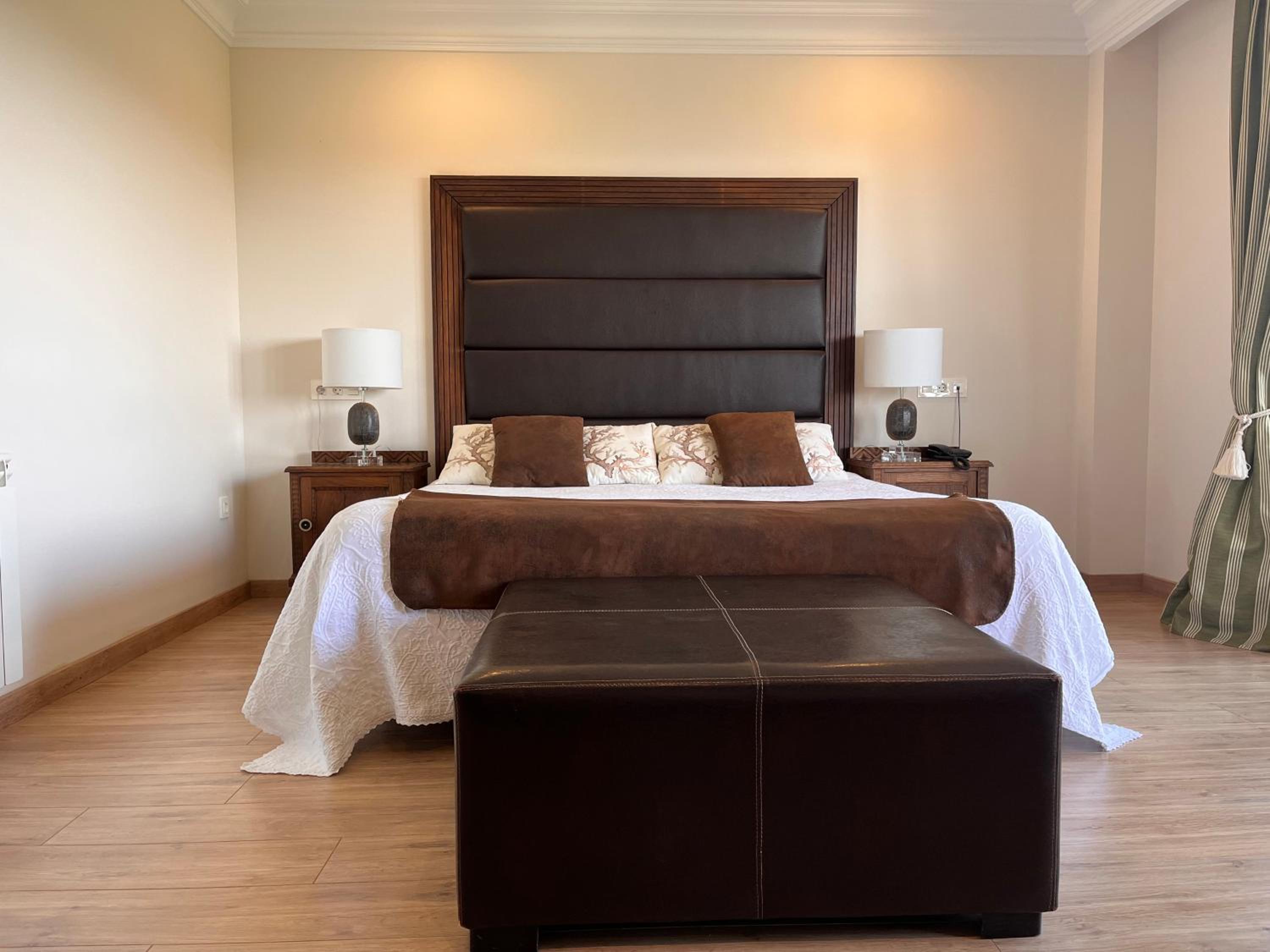 Deluxe Suite with Sea View photo 3