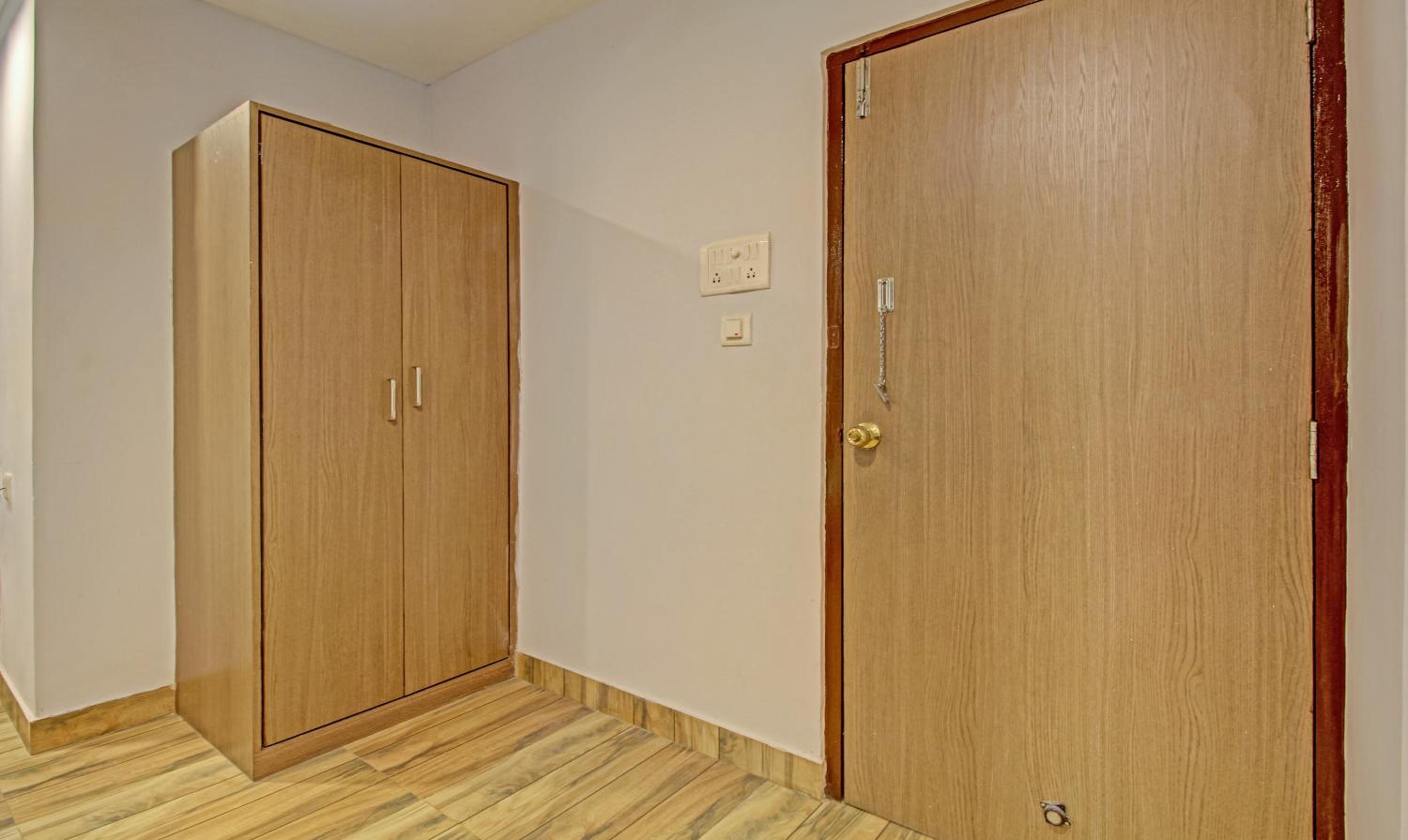 Standard Double Room - Photo 12