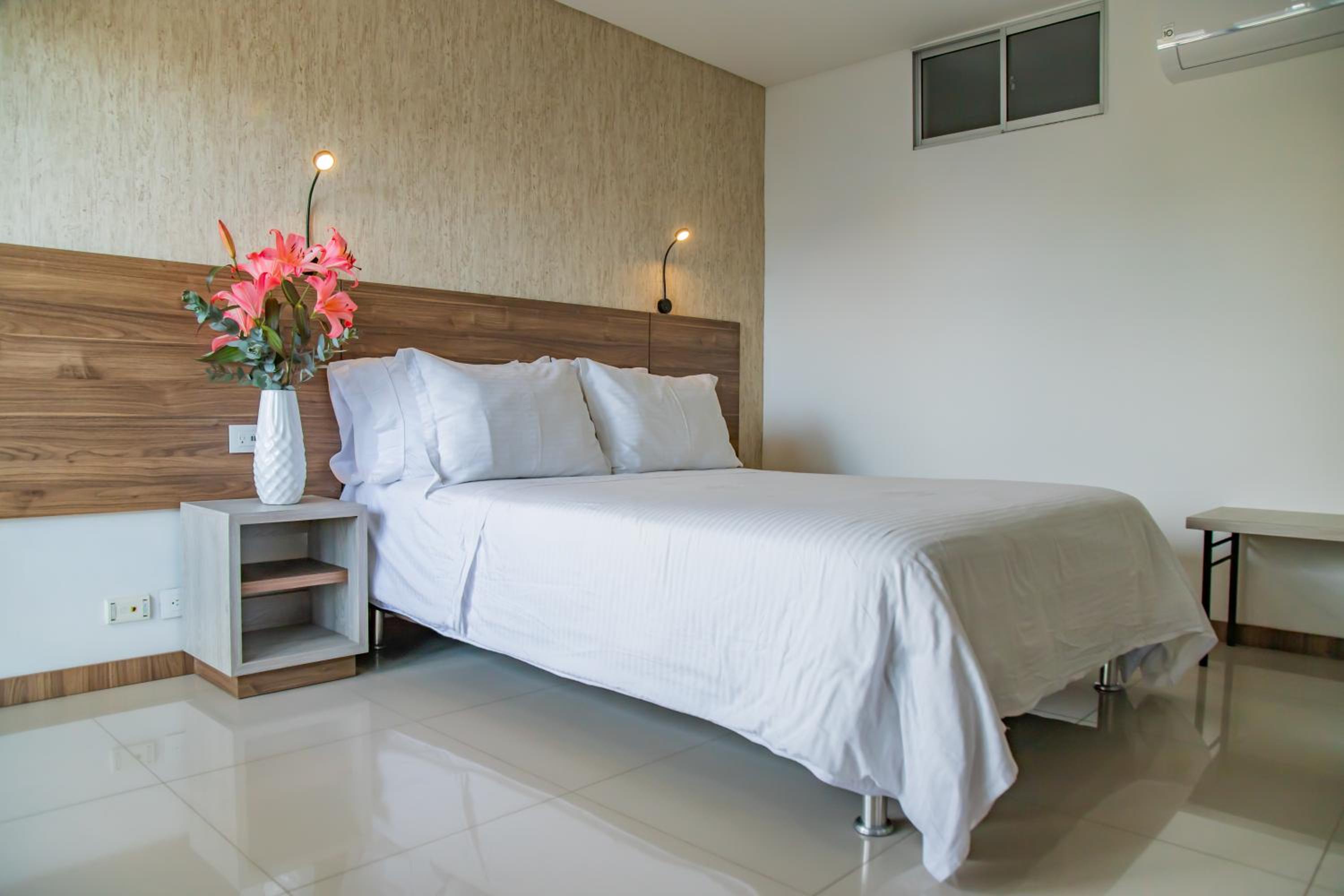 Queen Room with Balcony photo 1
