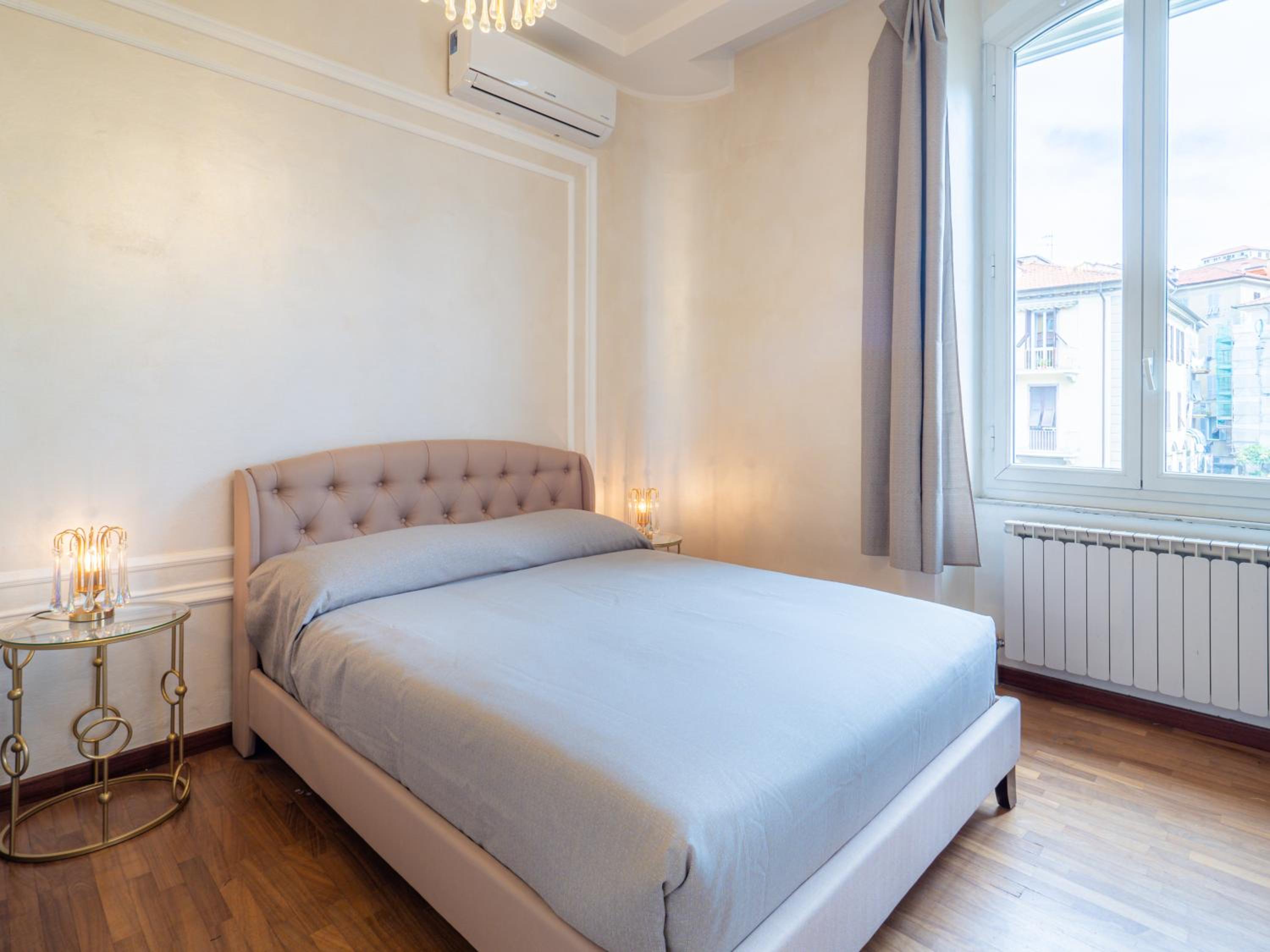 Apartment with Balcony - Photo 4