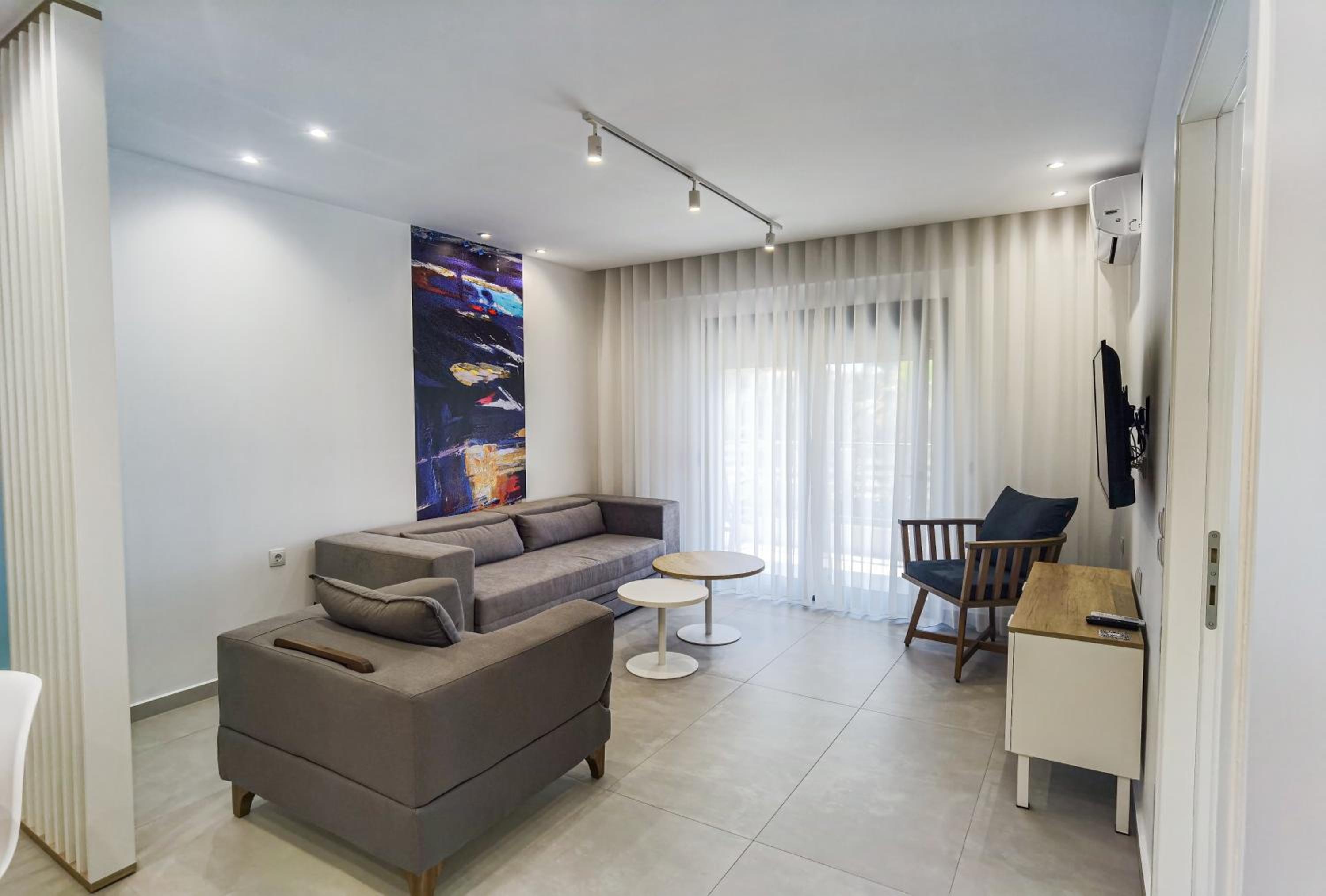 Suite with Balcony photo 1