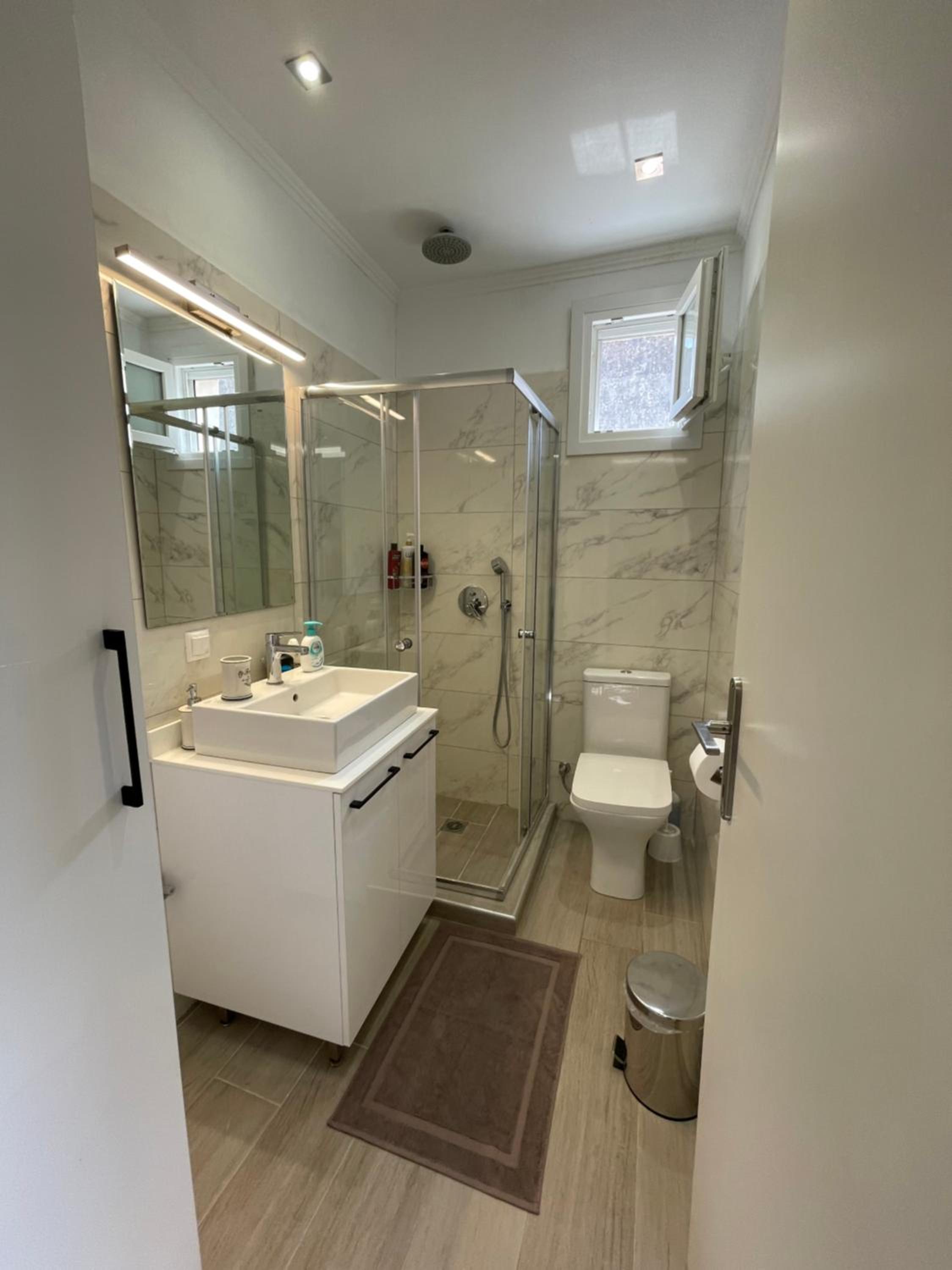 One-Bedroom Apartment - Photo 6