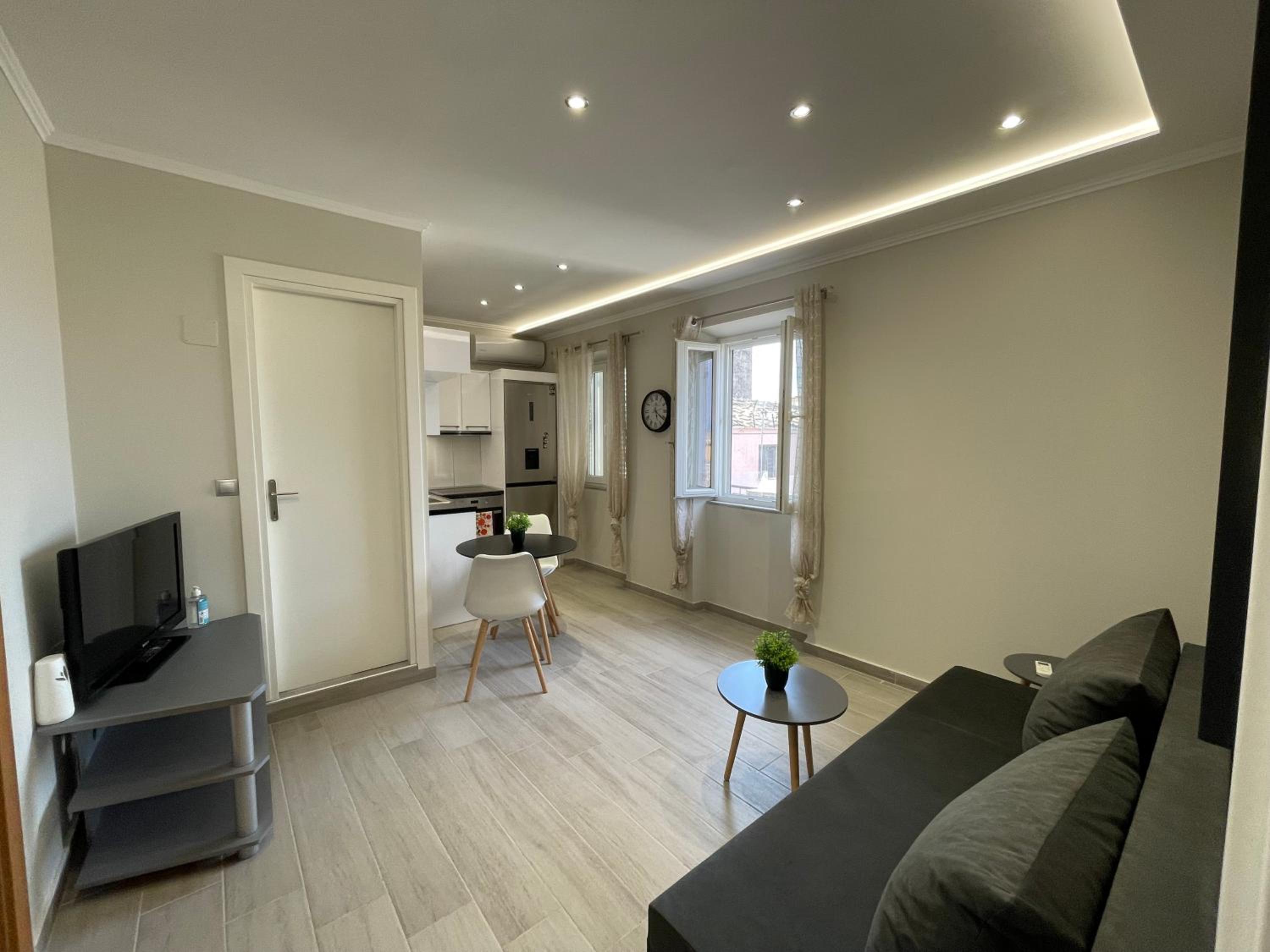 One-Bedroom Apartment - Photo 5