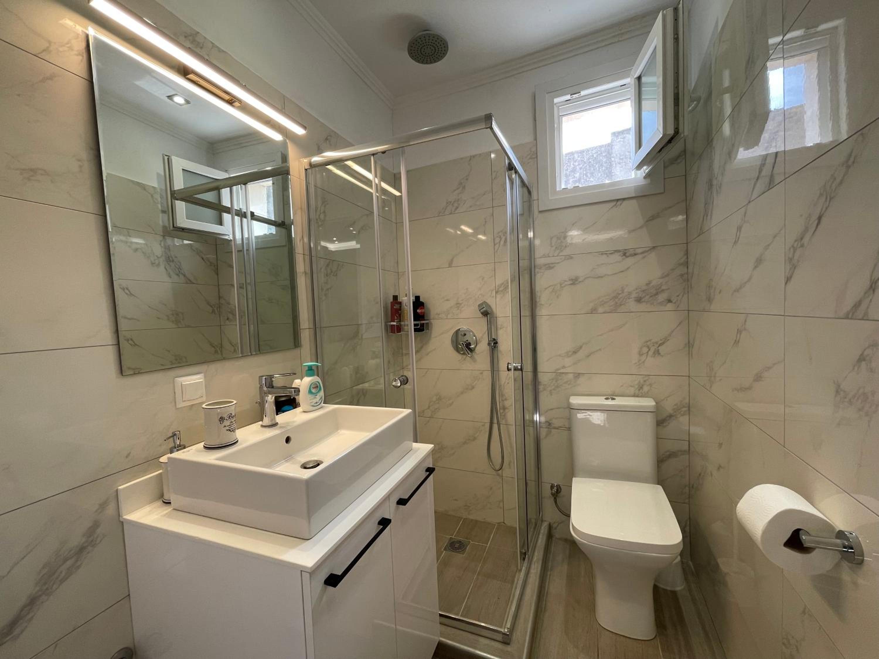 One-Bedroom Apartment - Photo 4