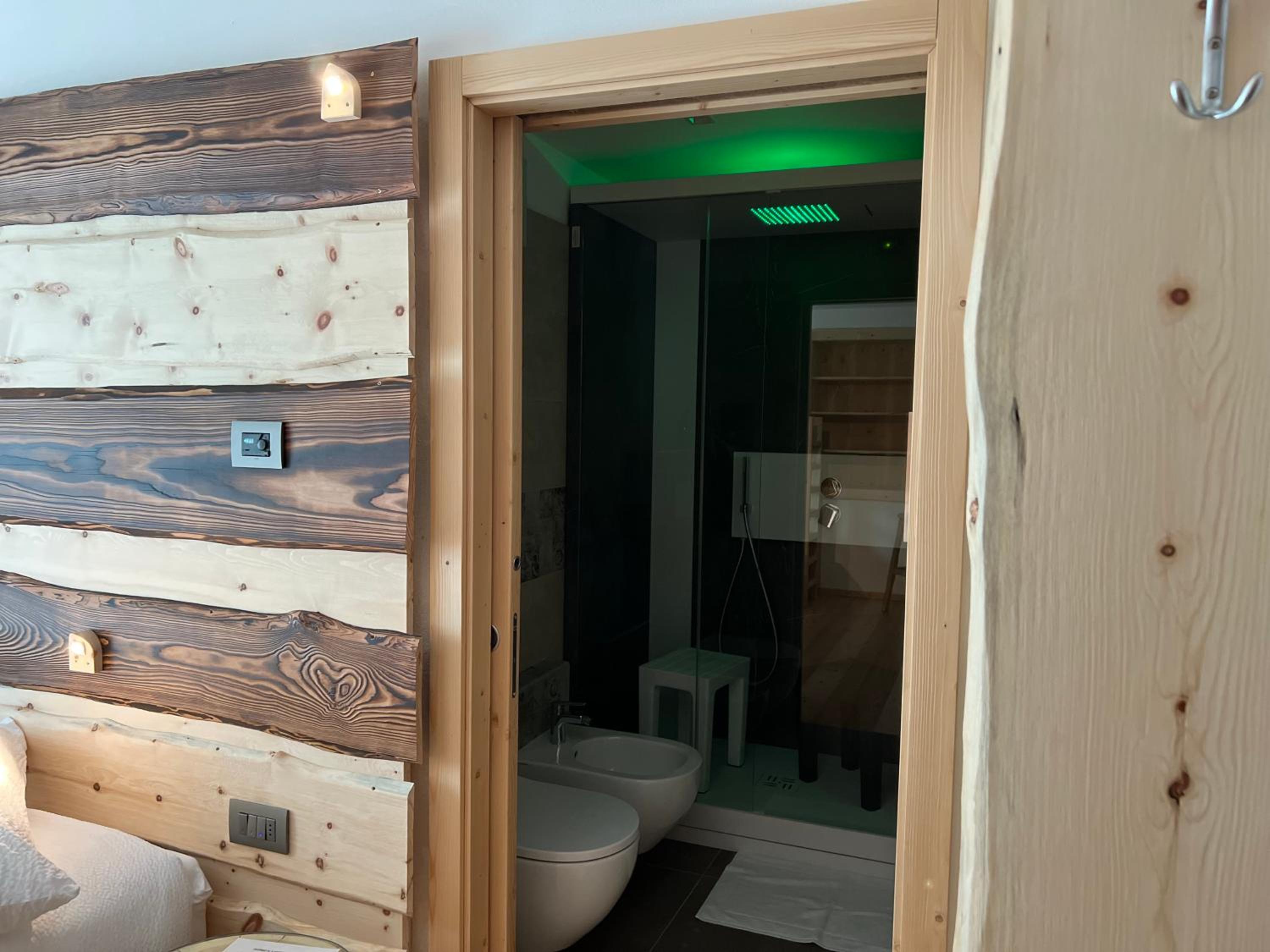 Quadruple Room with Balcony photo 3