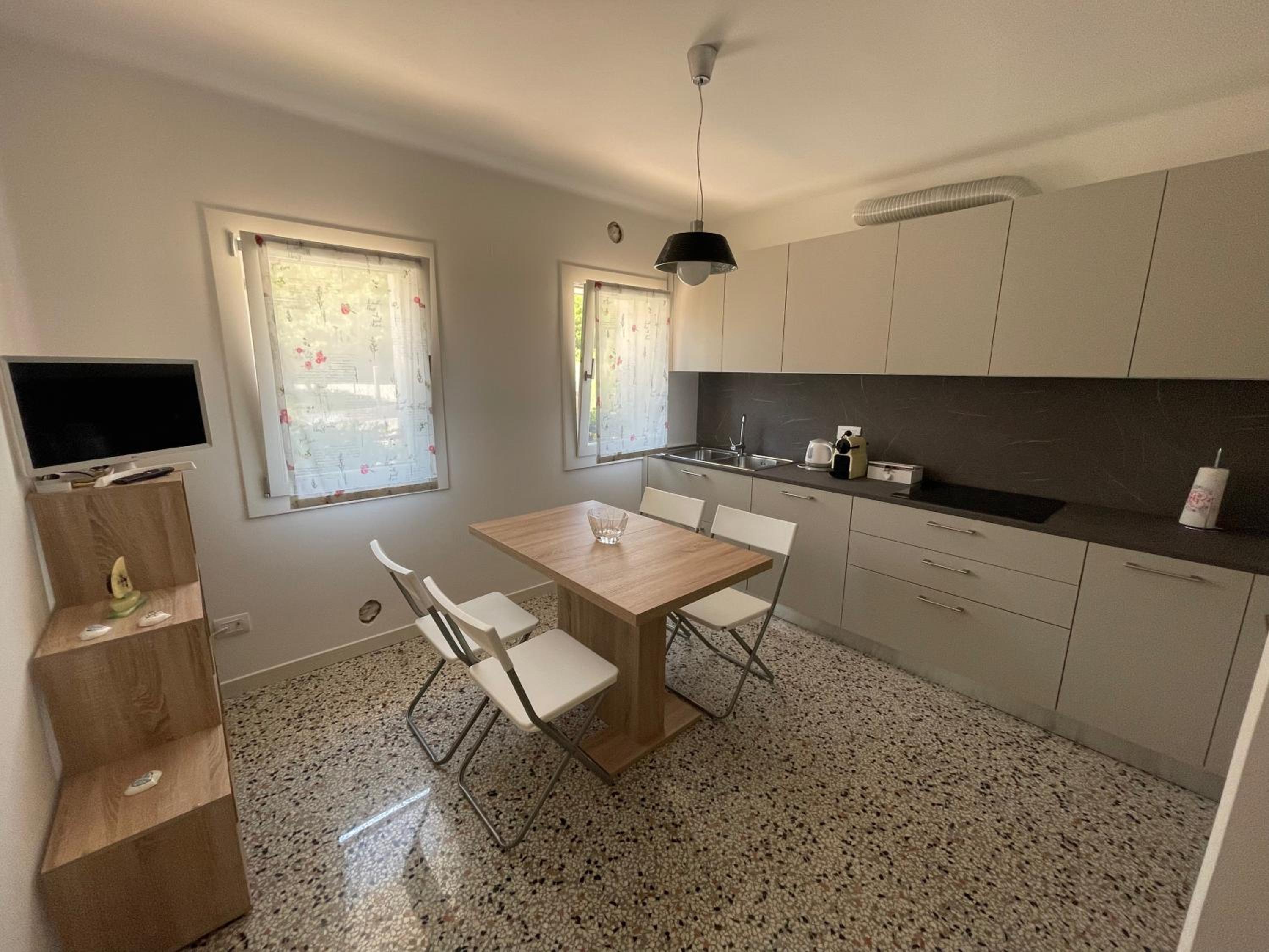 Apartment - Ground Floor photo 2