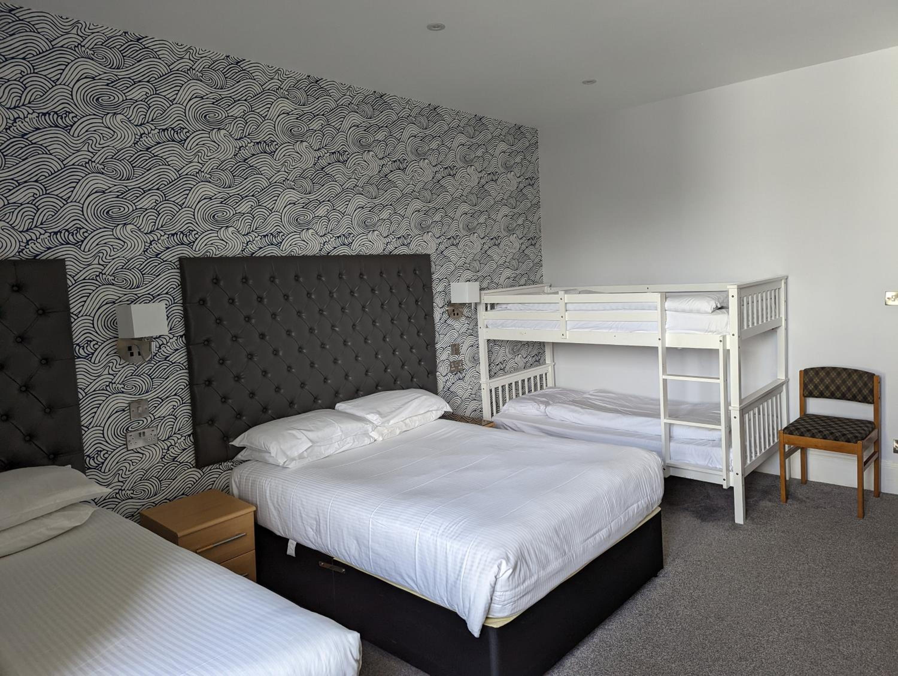 Standard Family Room Sleeps 6