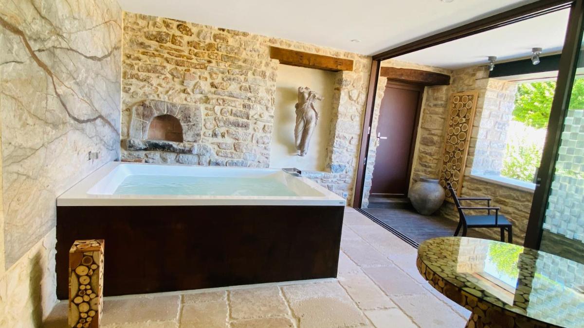 King Room with Spa Bath photo 1