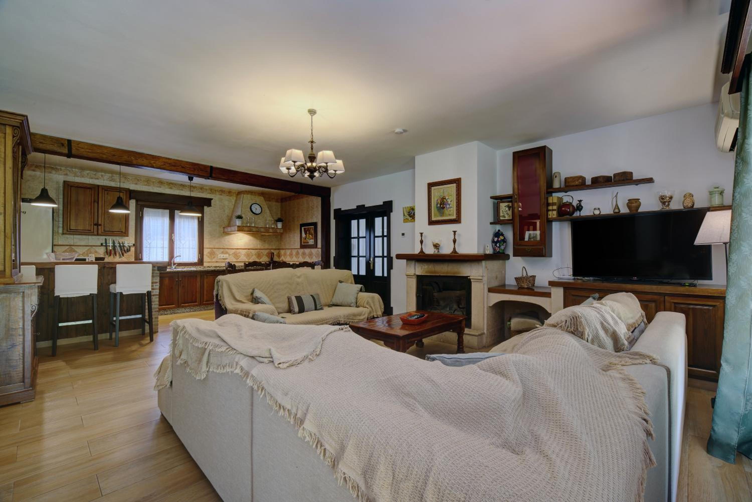 Three-Bedroom House - Photo 32