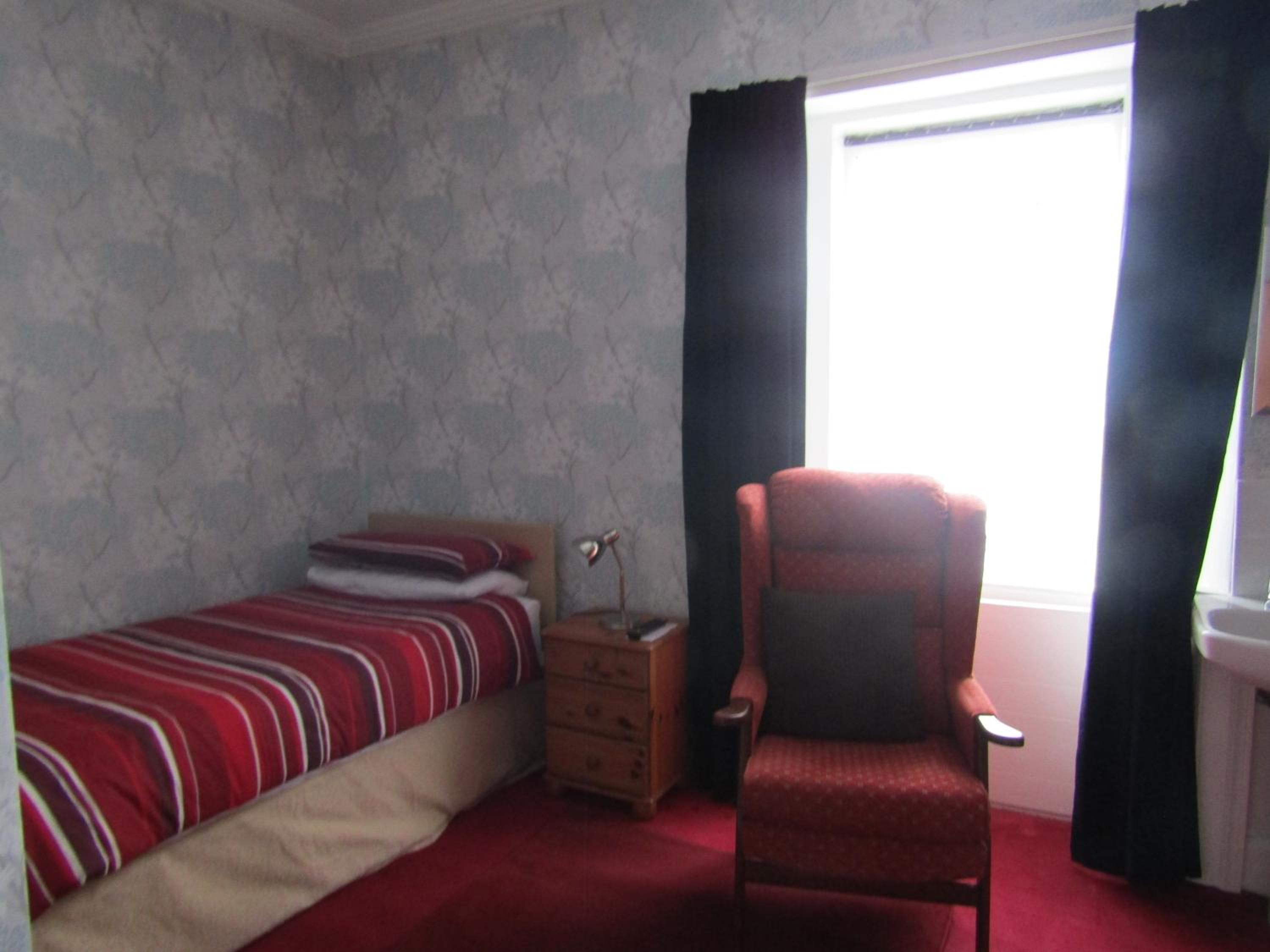 Single Room with Shared Shower and Toilet photo 1