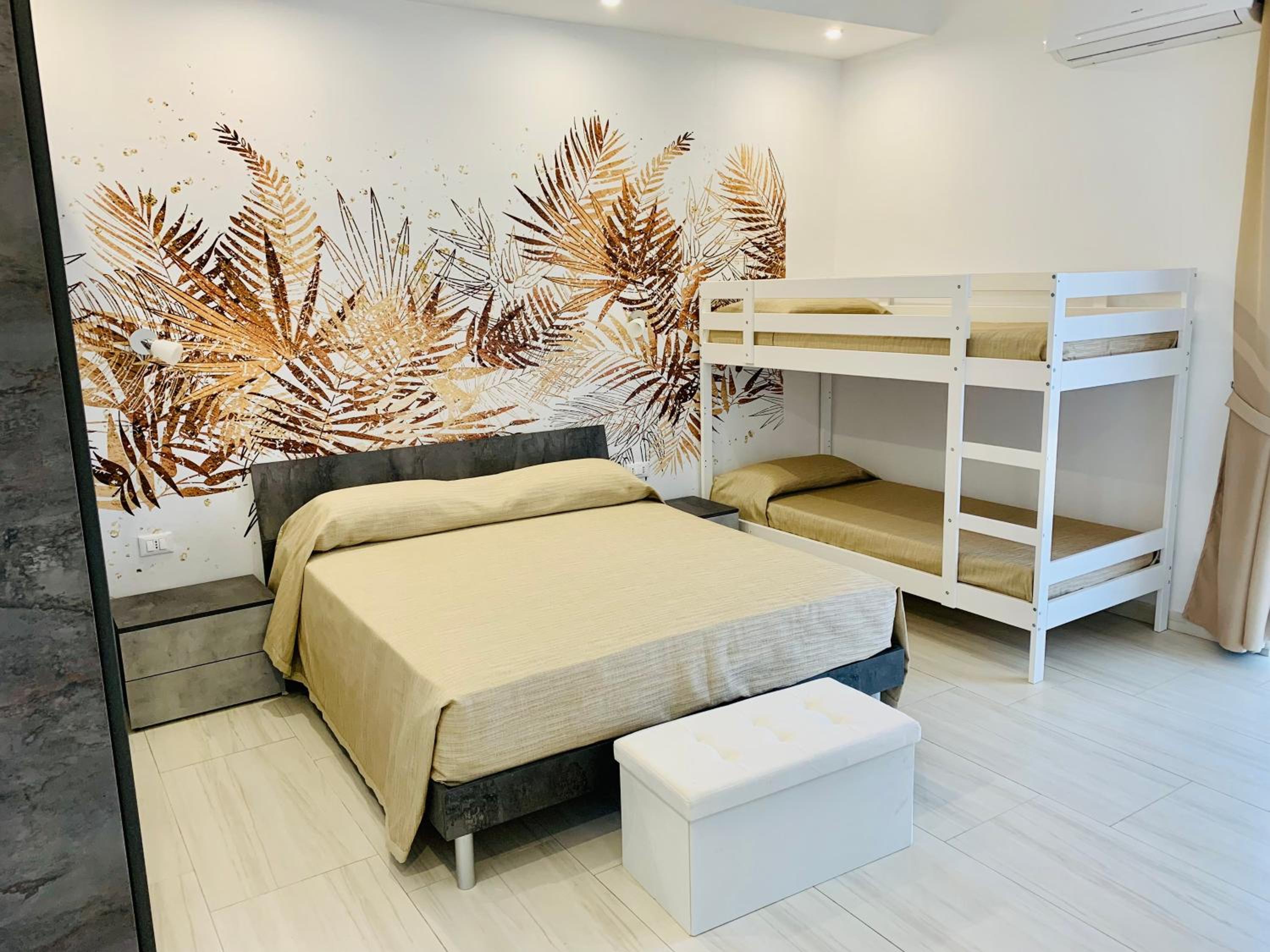 Quadruple Room with Sea View - Photo 1