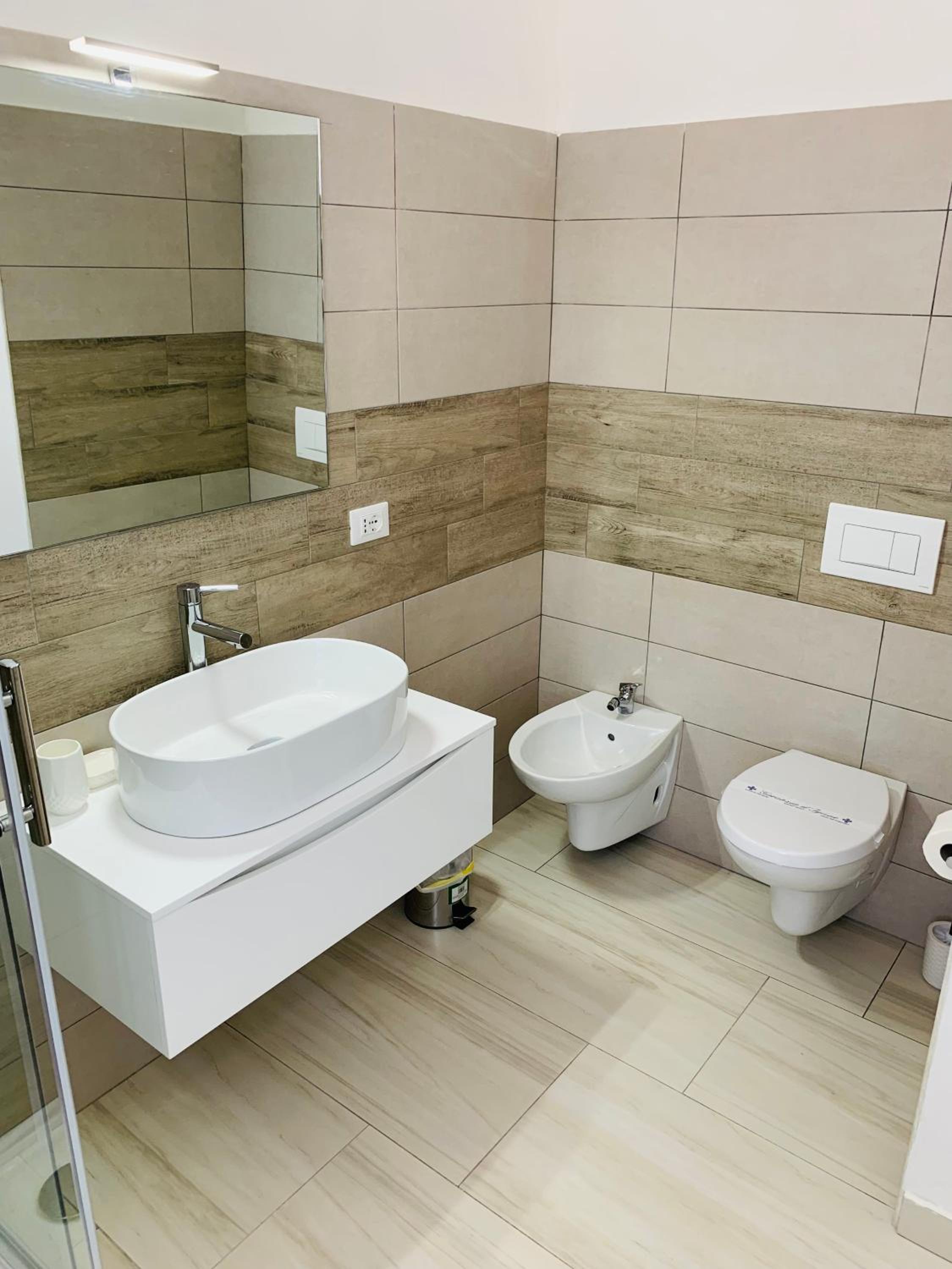 Quadruple Room with Sea View - Photo 7