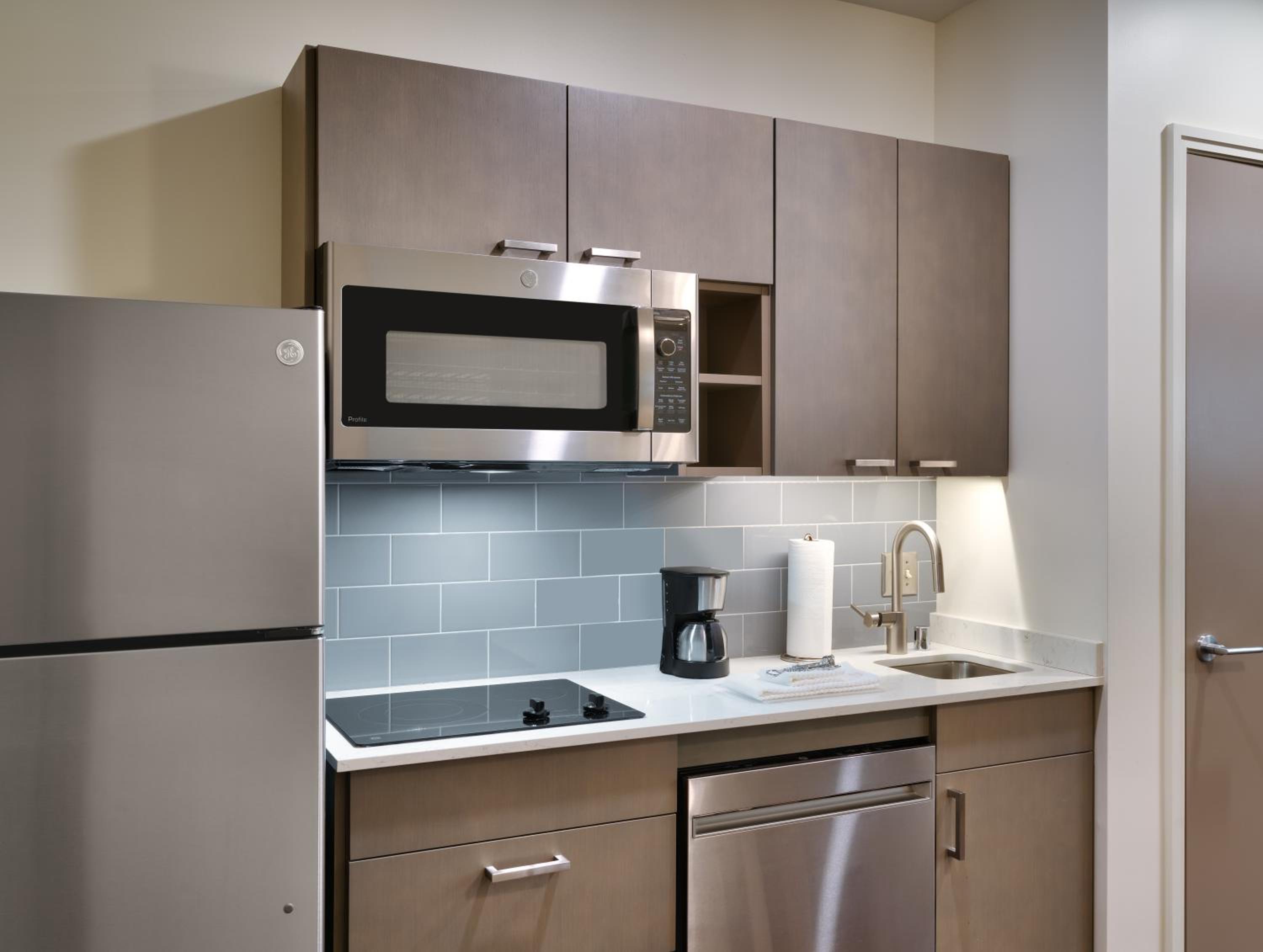One-Bedroom King Suite with Sofa Bed and Kitchen - Photo 2