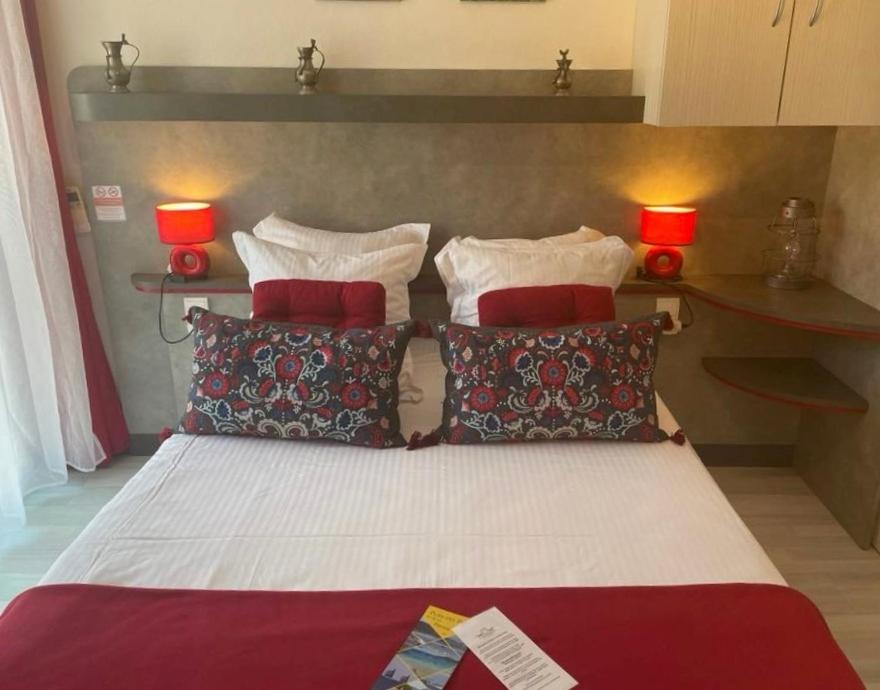 Double Room - Photo 7