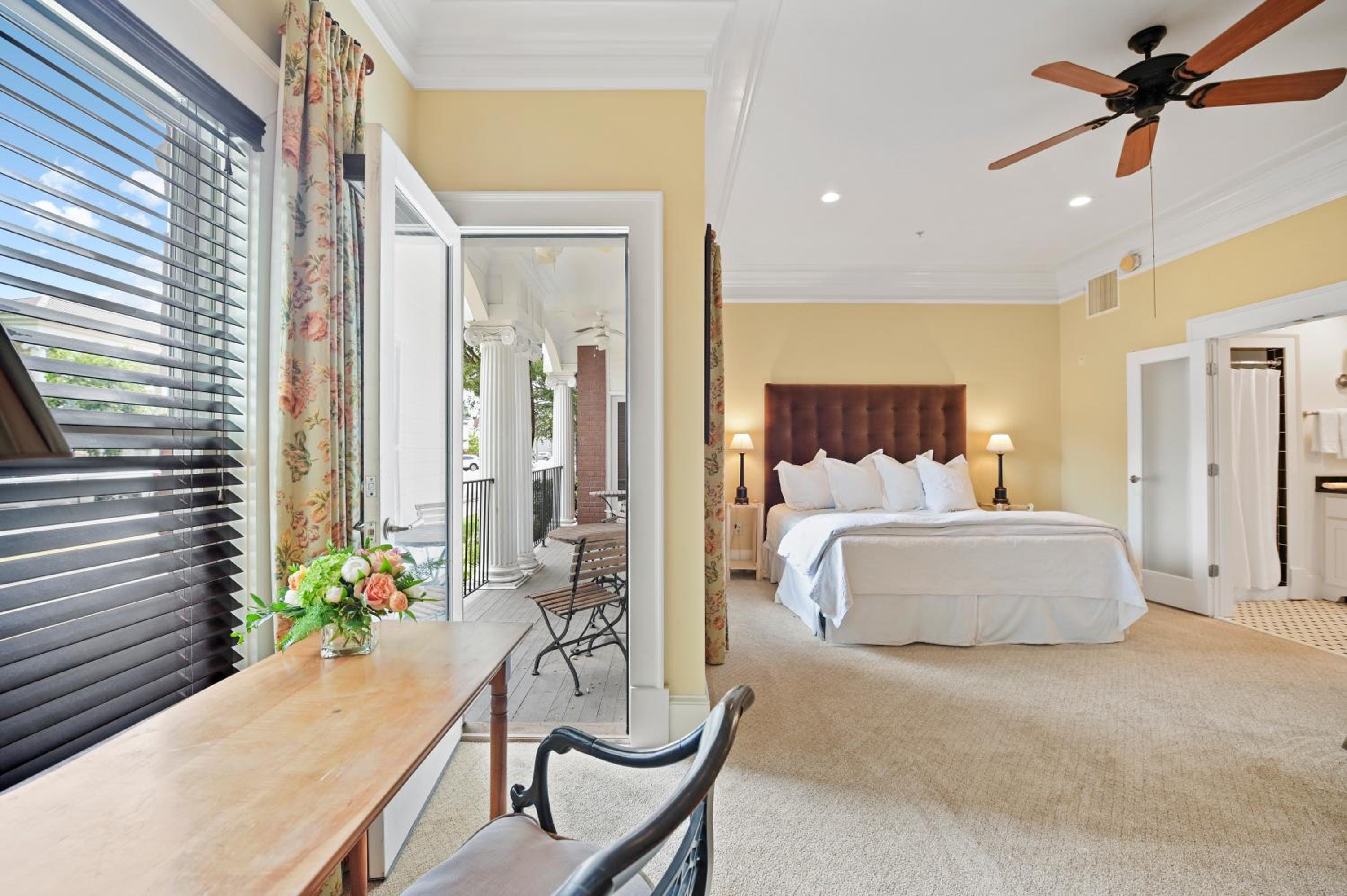 King Room with Balcony photo 1