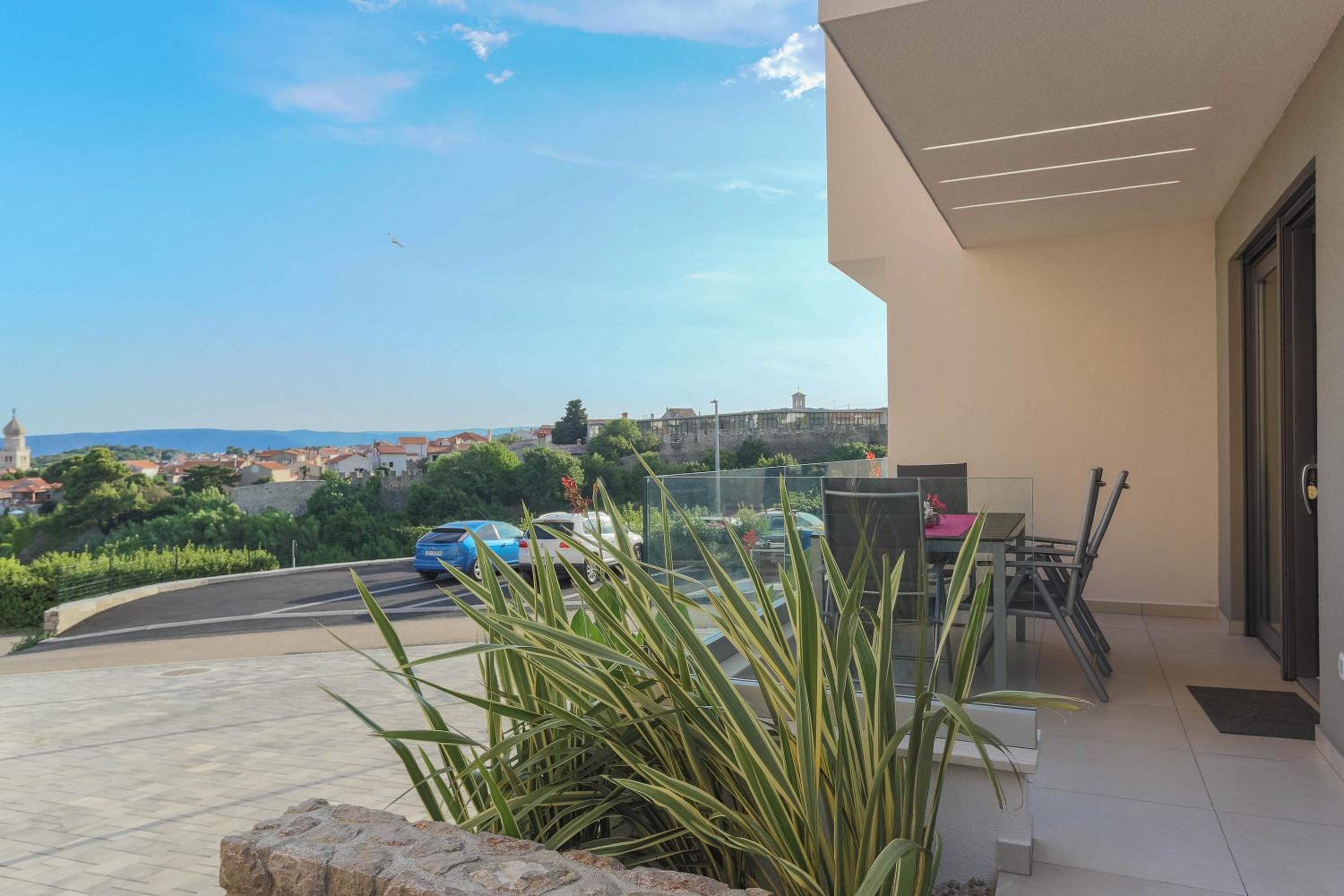 One Bedroom Apartment with Seaview  photo 2