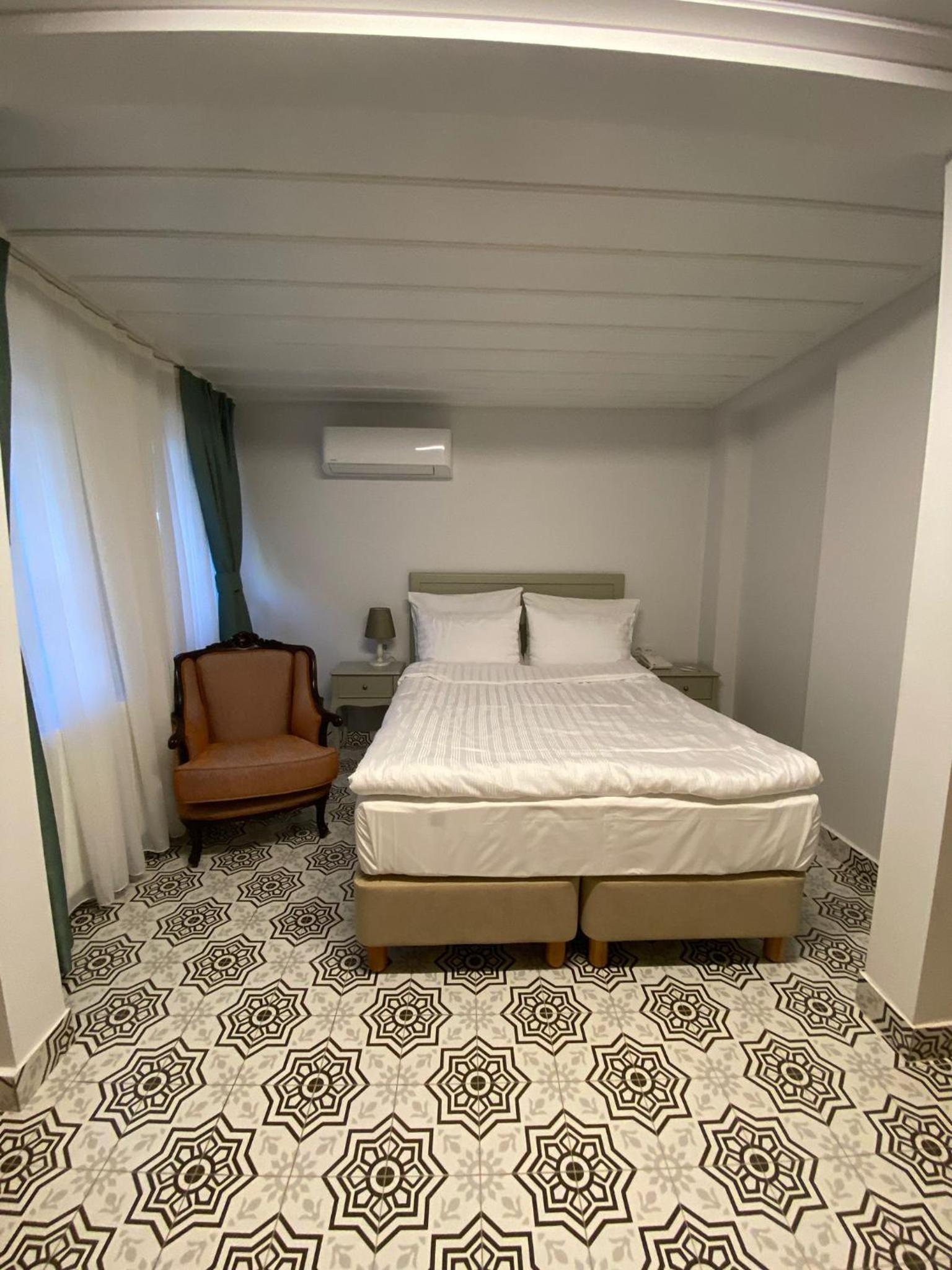 Economy Double Room photo 1