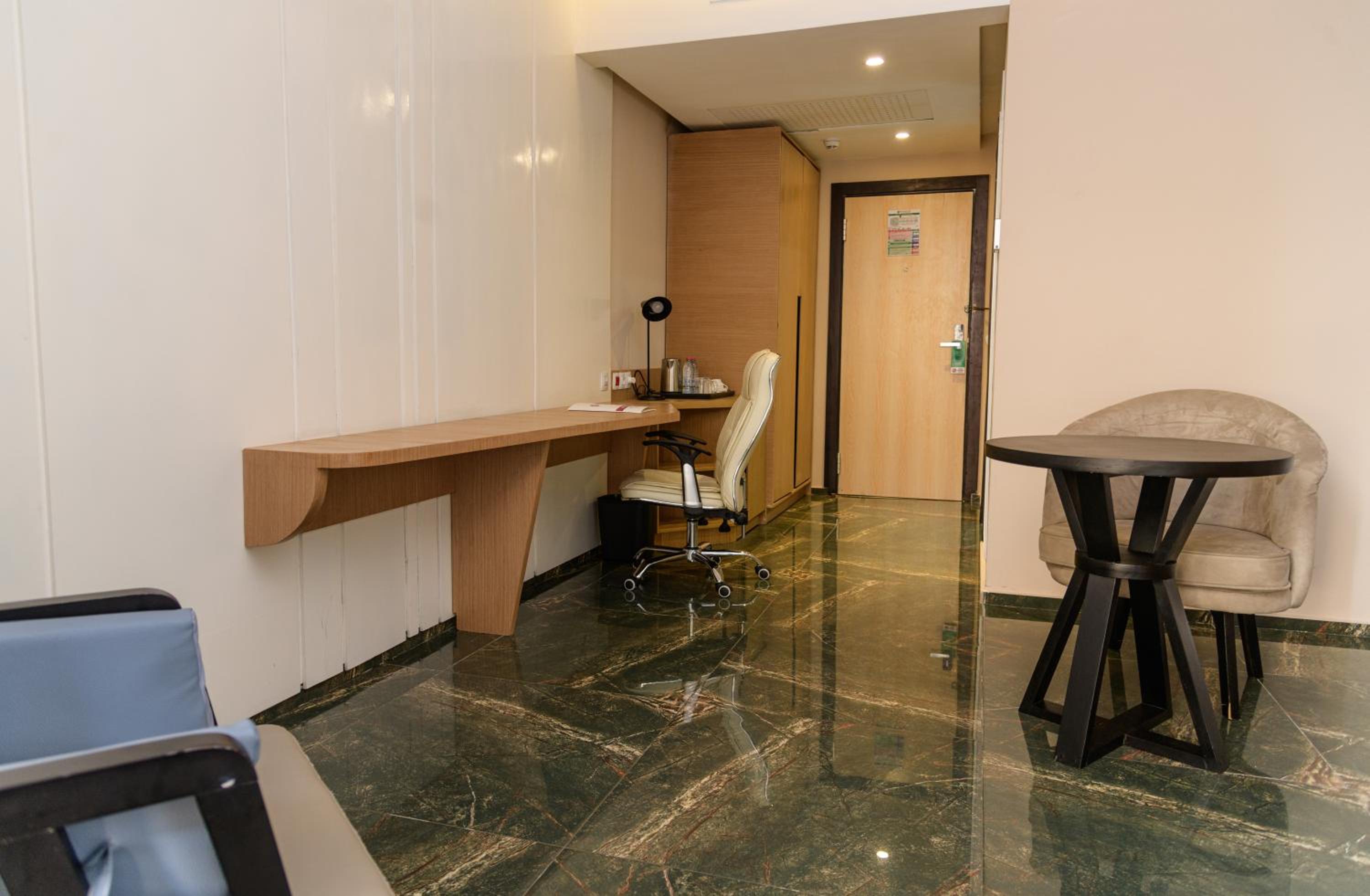 Superior King Suite with Living Room - Non-Smoking photo 3