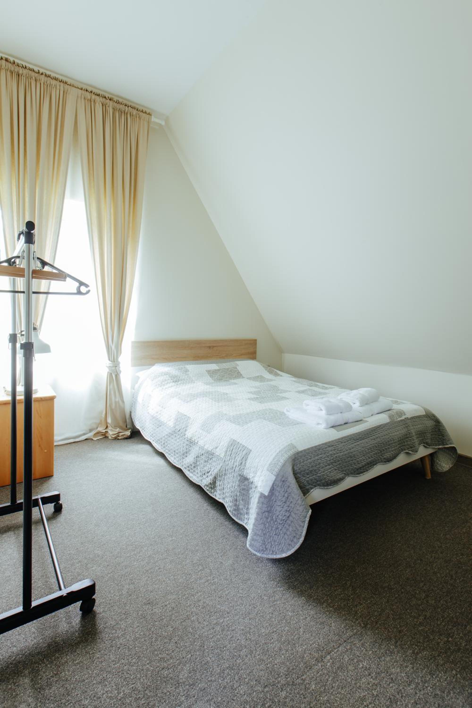 Budget Double Room - Photo 2