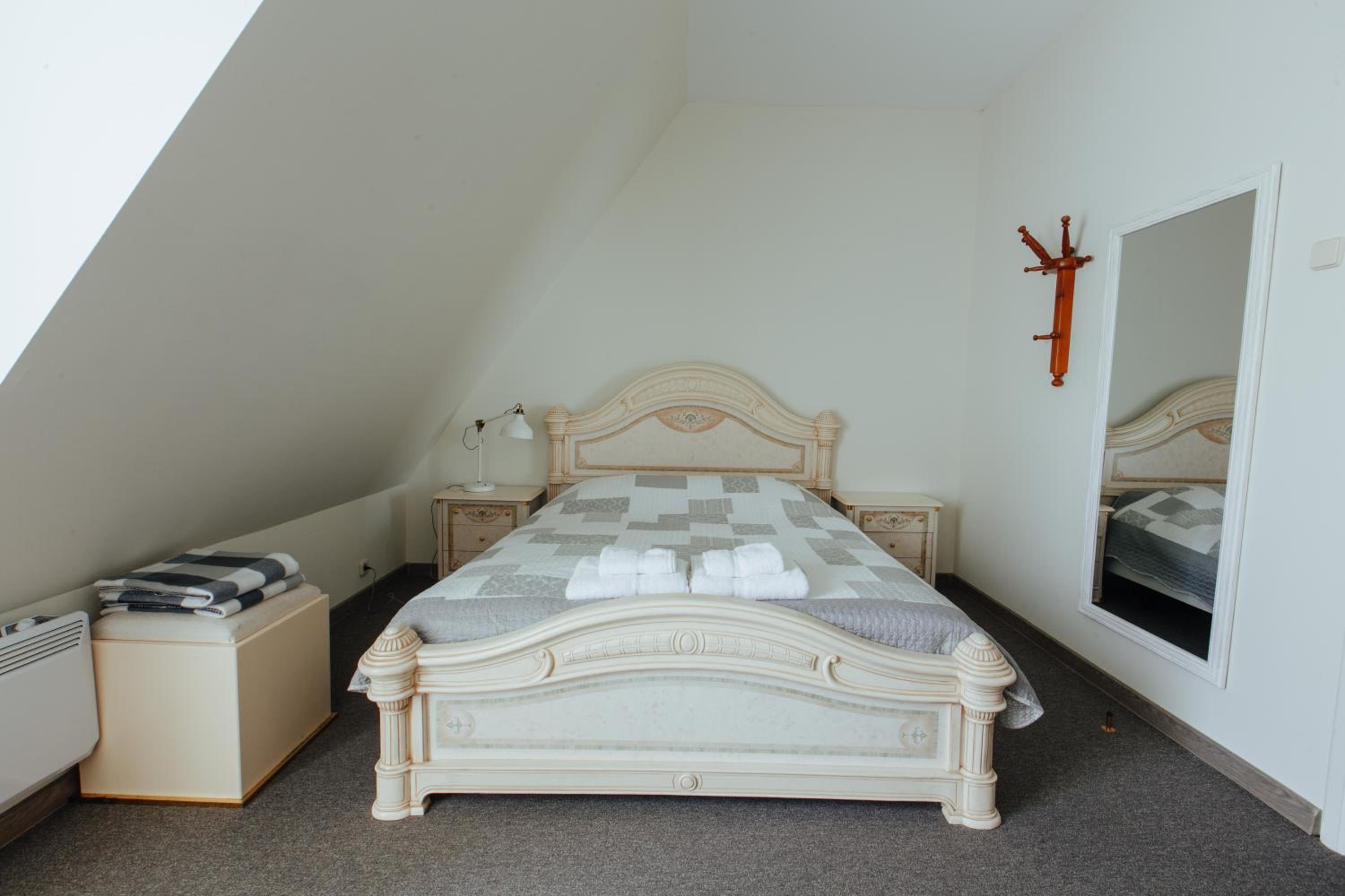 Double Room - Photo 8