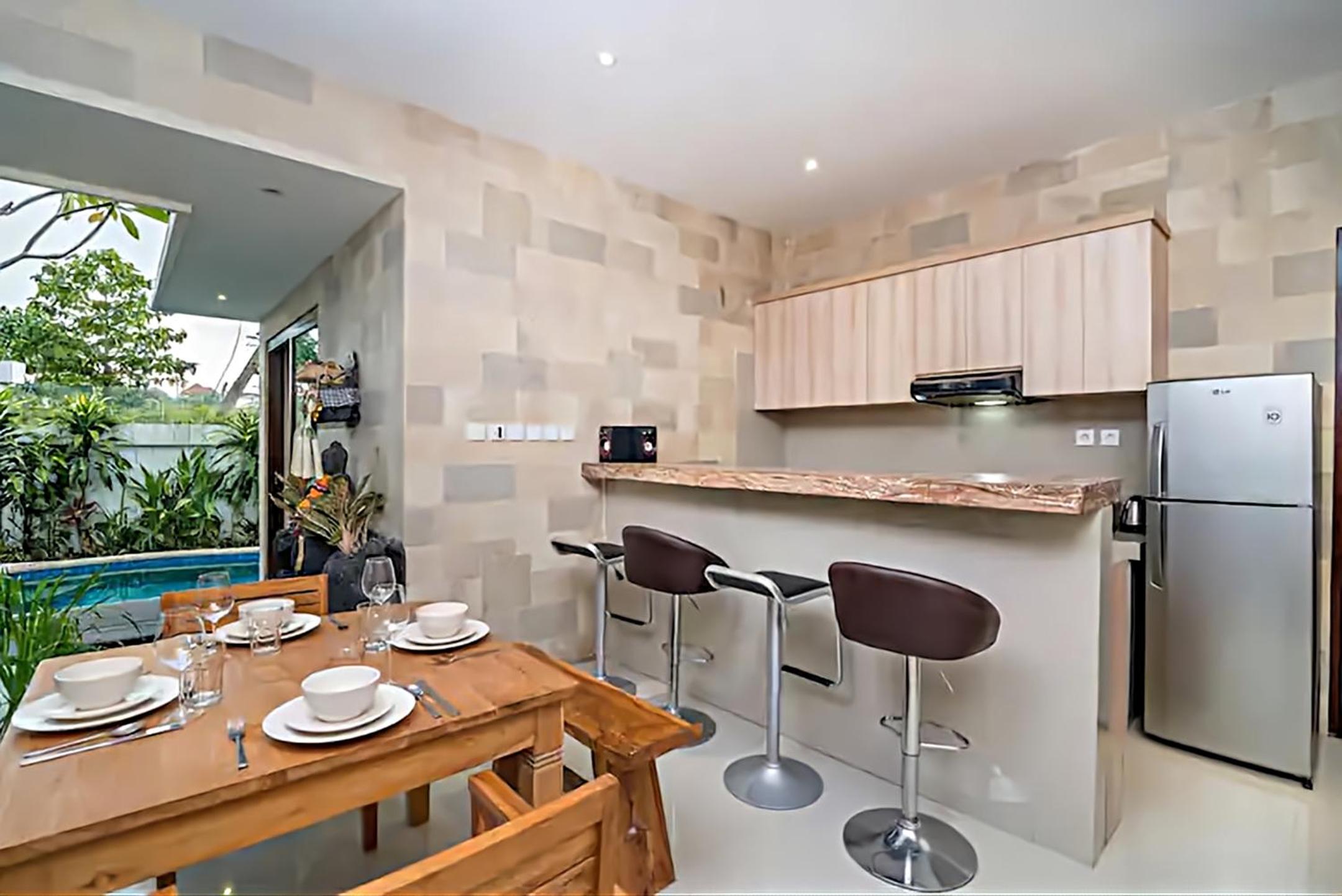 Three-Bedroom Villa - Photo 2