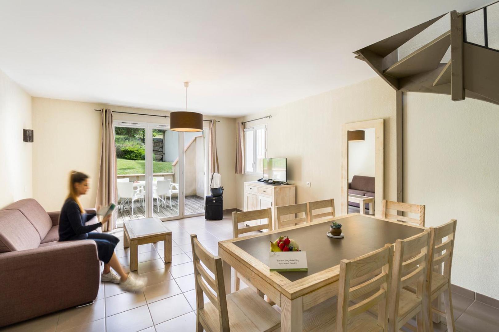 Duplex Two-Bedroom Apartment with Cabin (8 People) photo 3