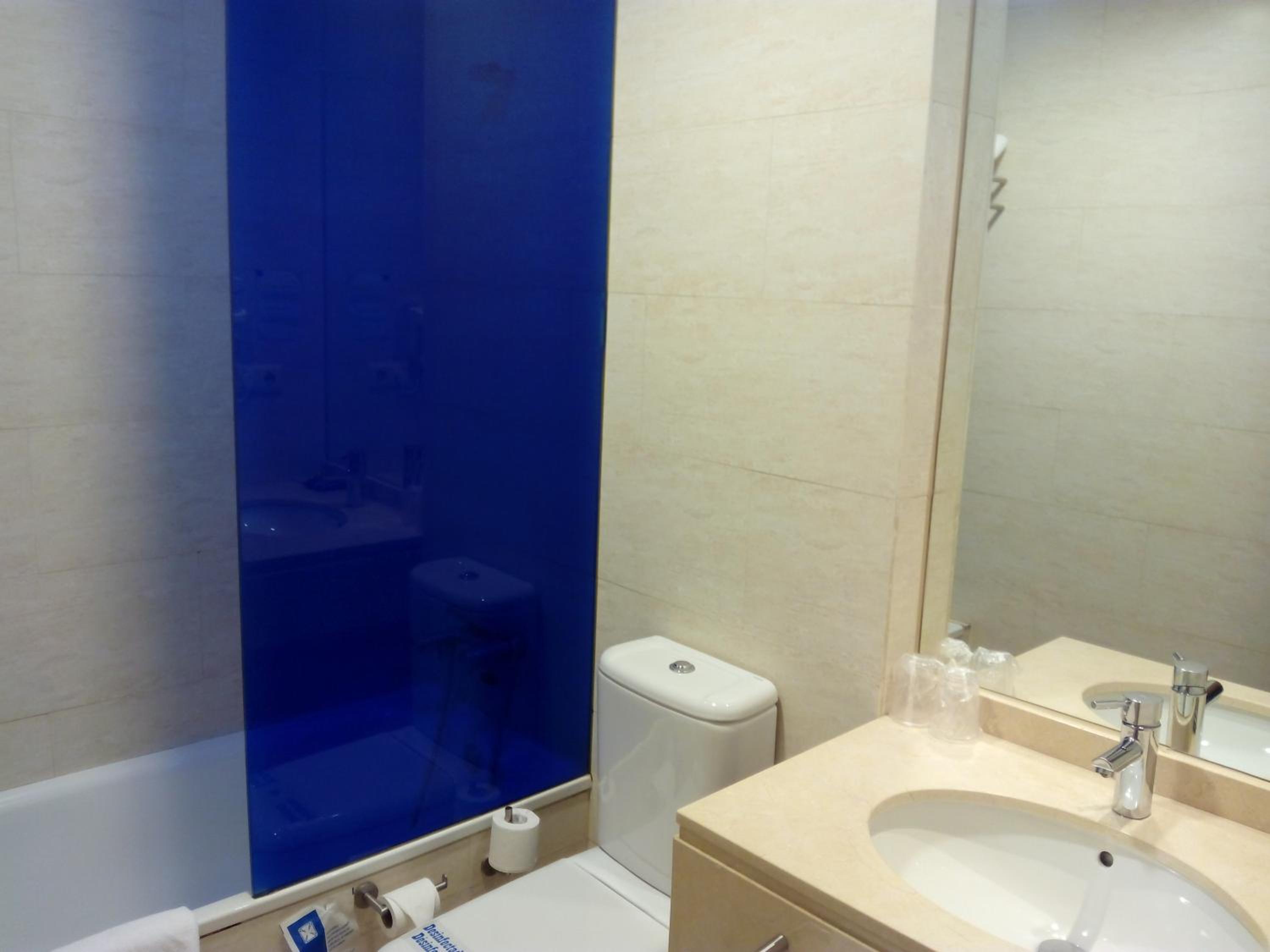 Double or Twin Room - Photo 12