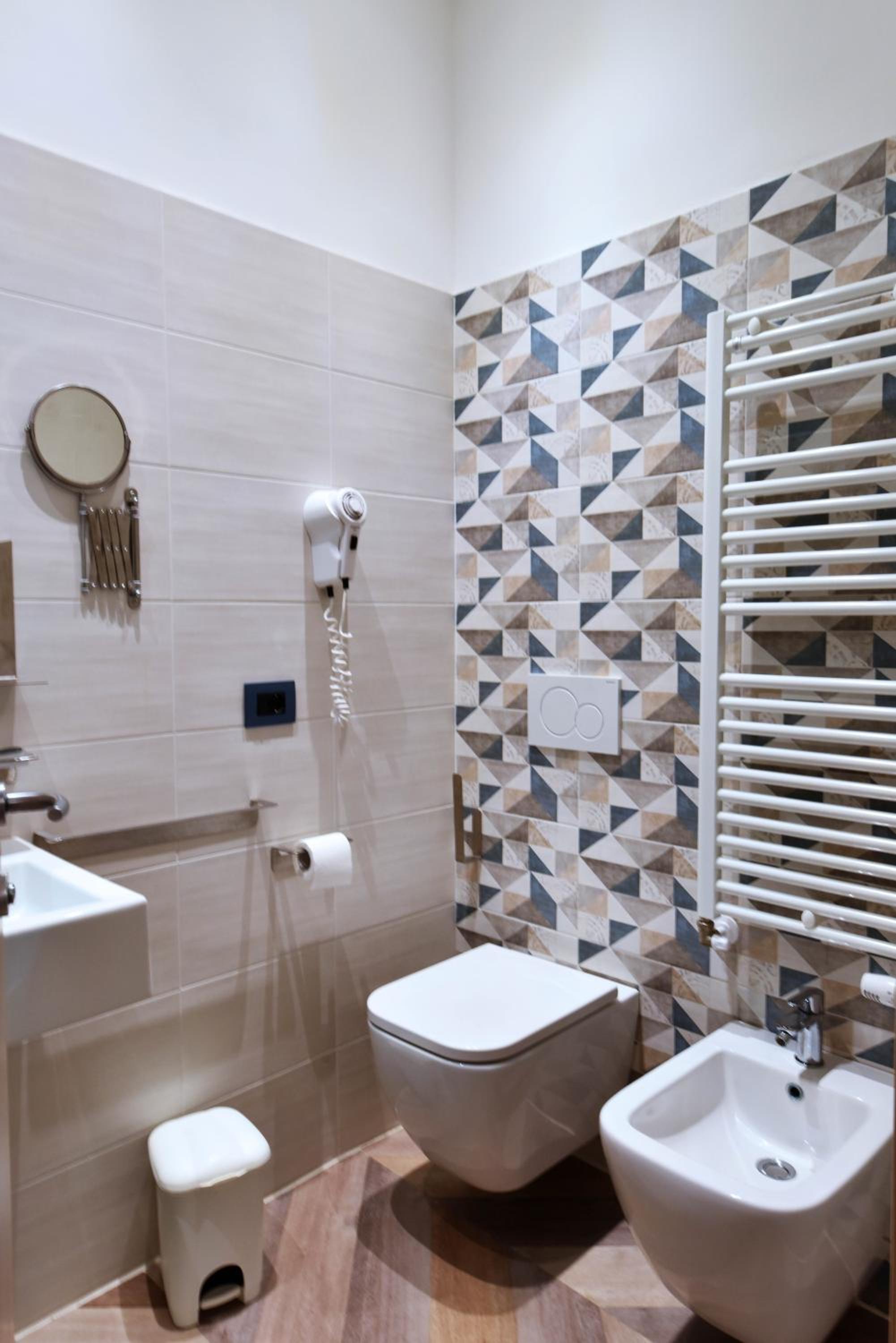 Superior Double or Twin Room - Photo 13