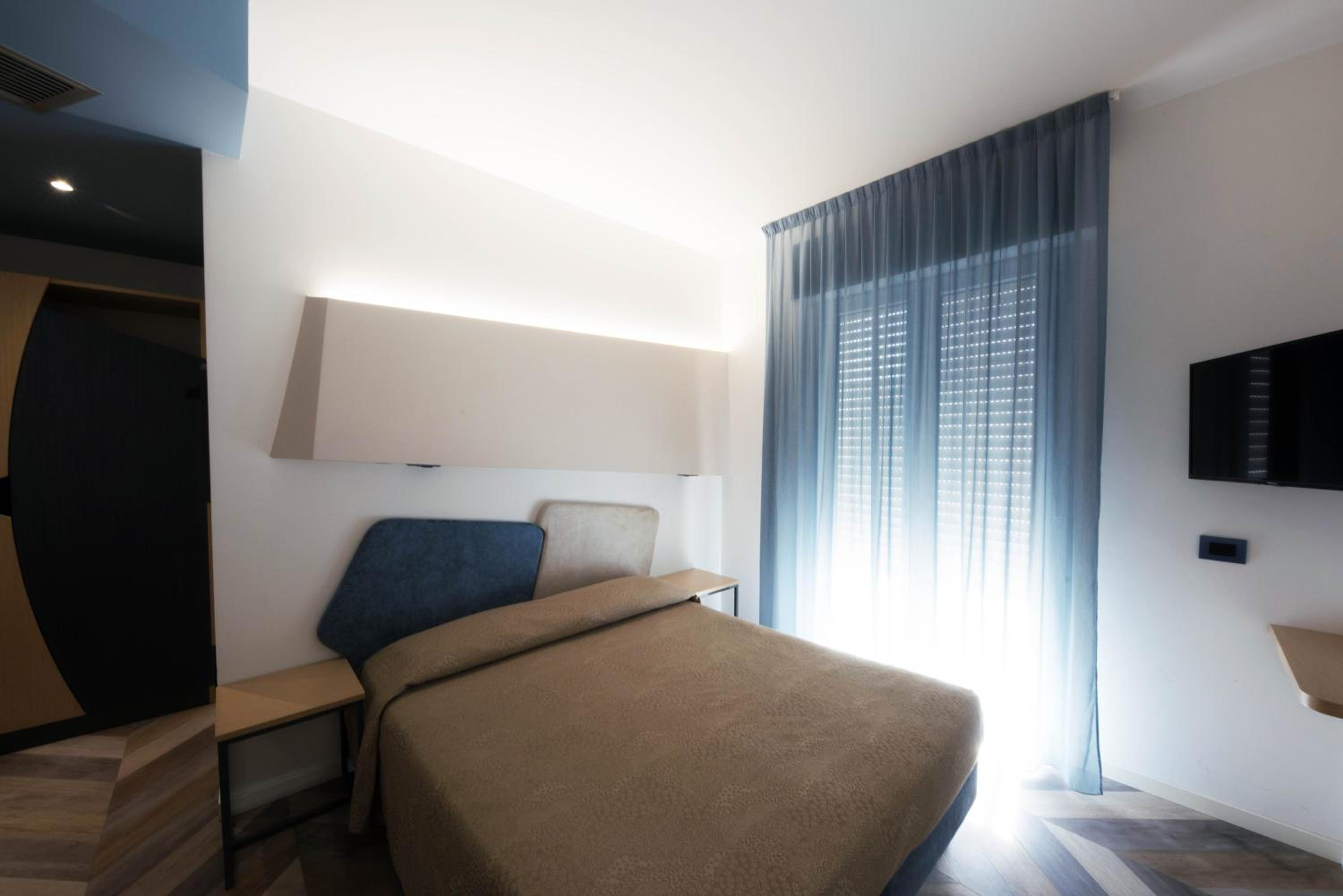 Triple Room - Photo 11