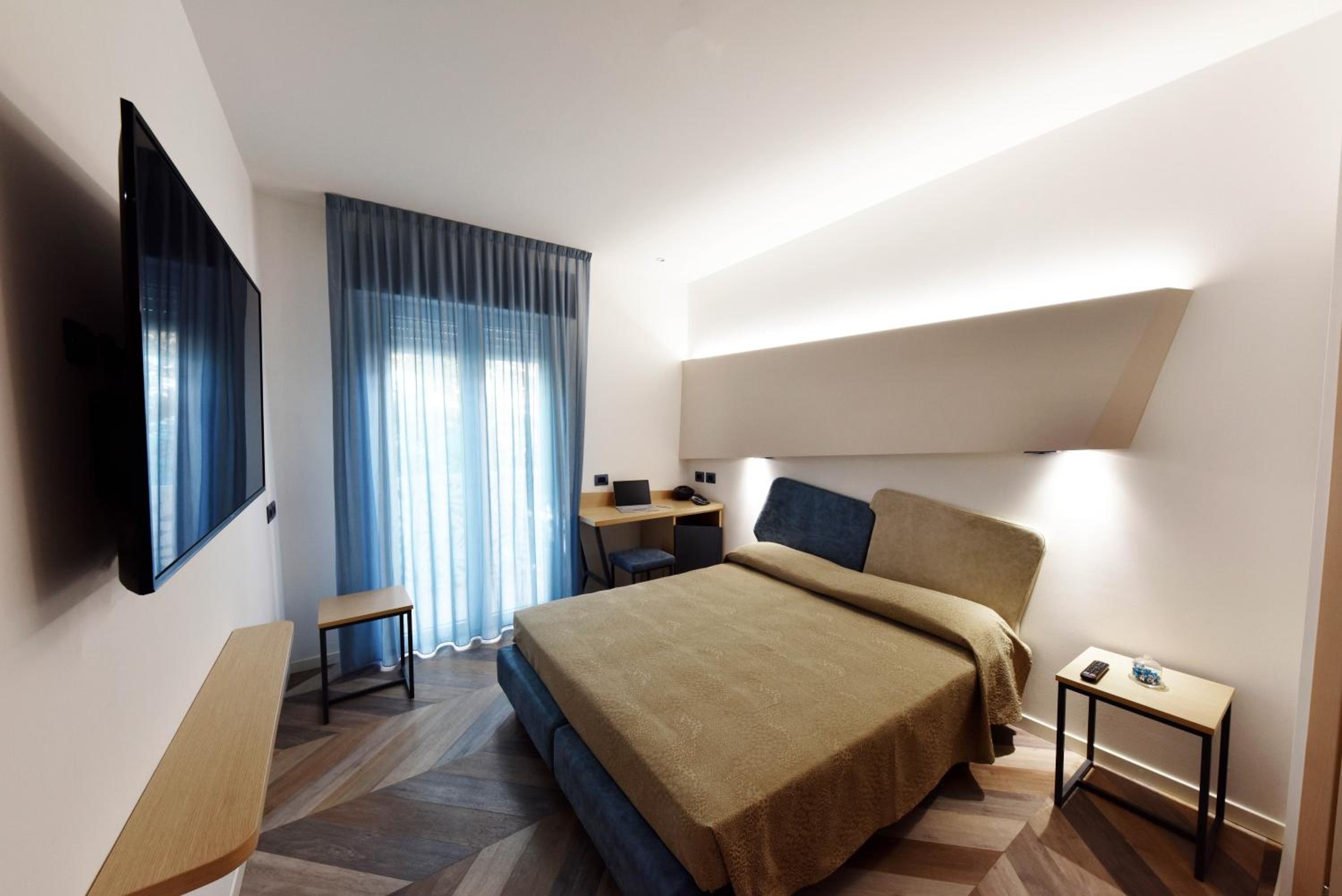 Superior Double or Twin Room - Photo 3