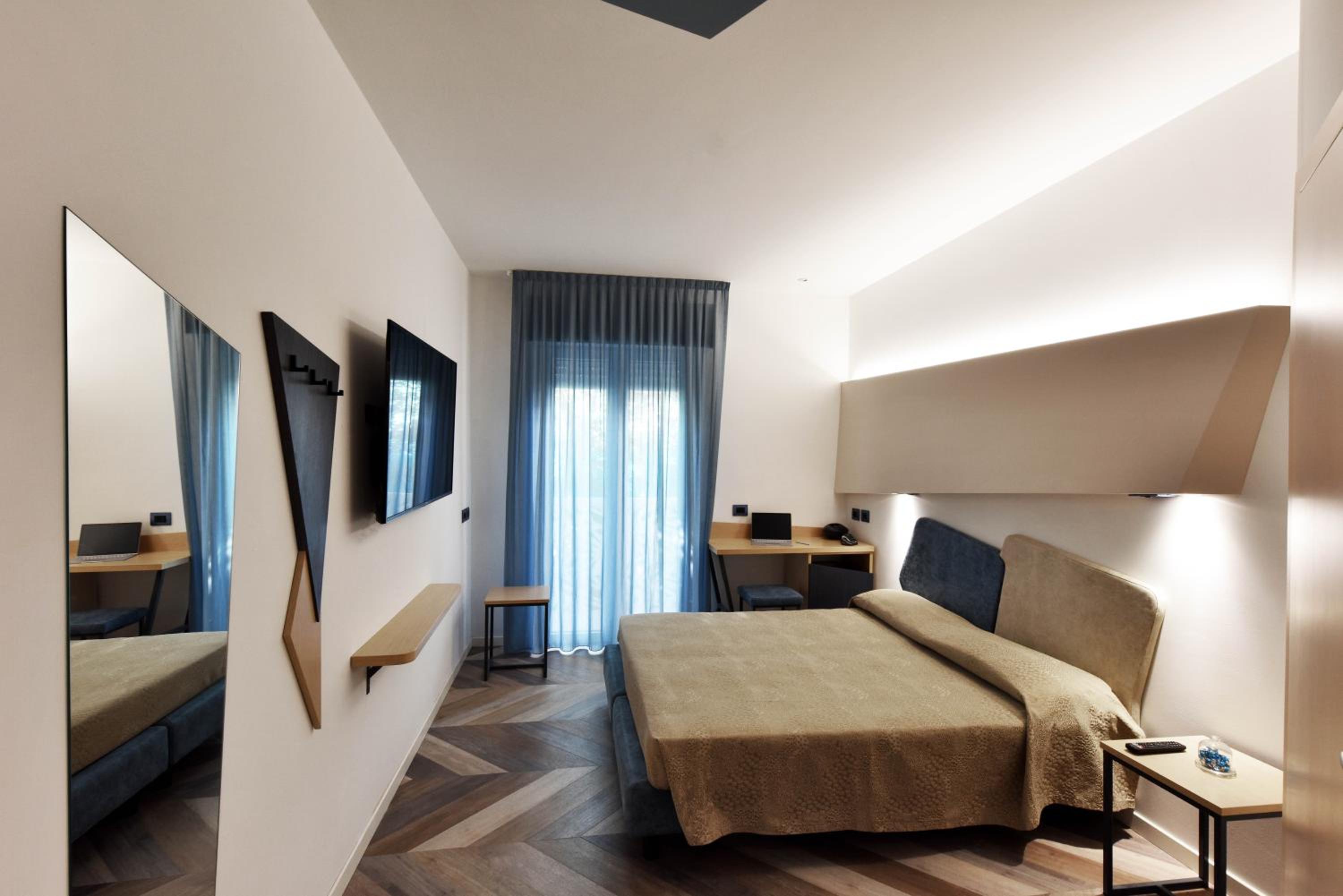 Superior Double or Twin Room - Photo 21