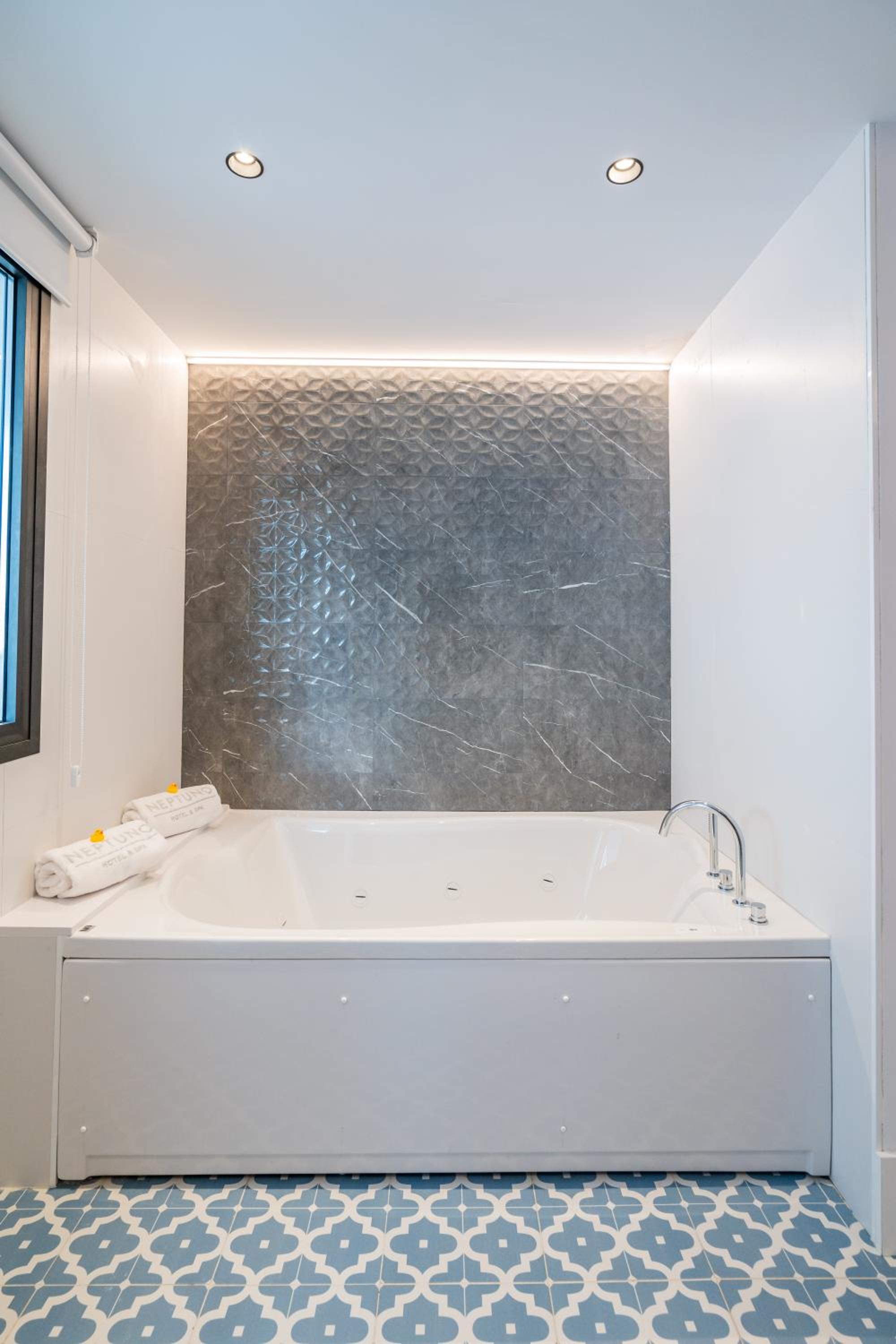 Premium Double Room with indoor Jacuzzi and Terrace photo 2